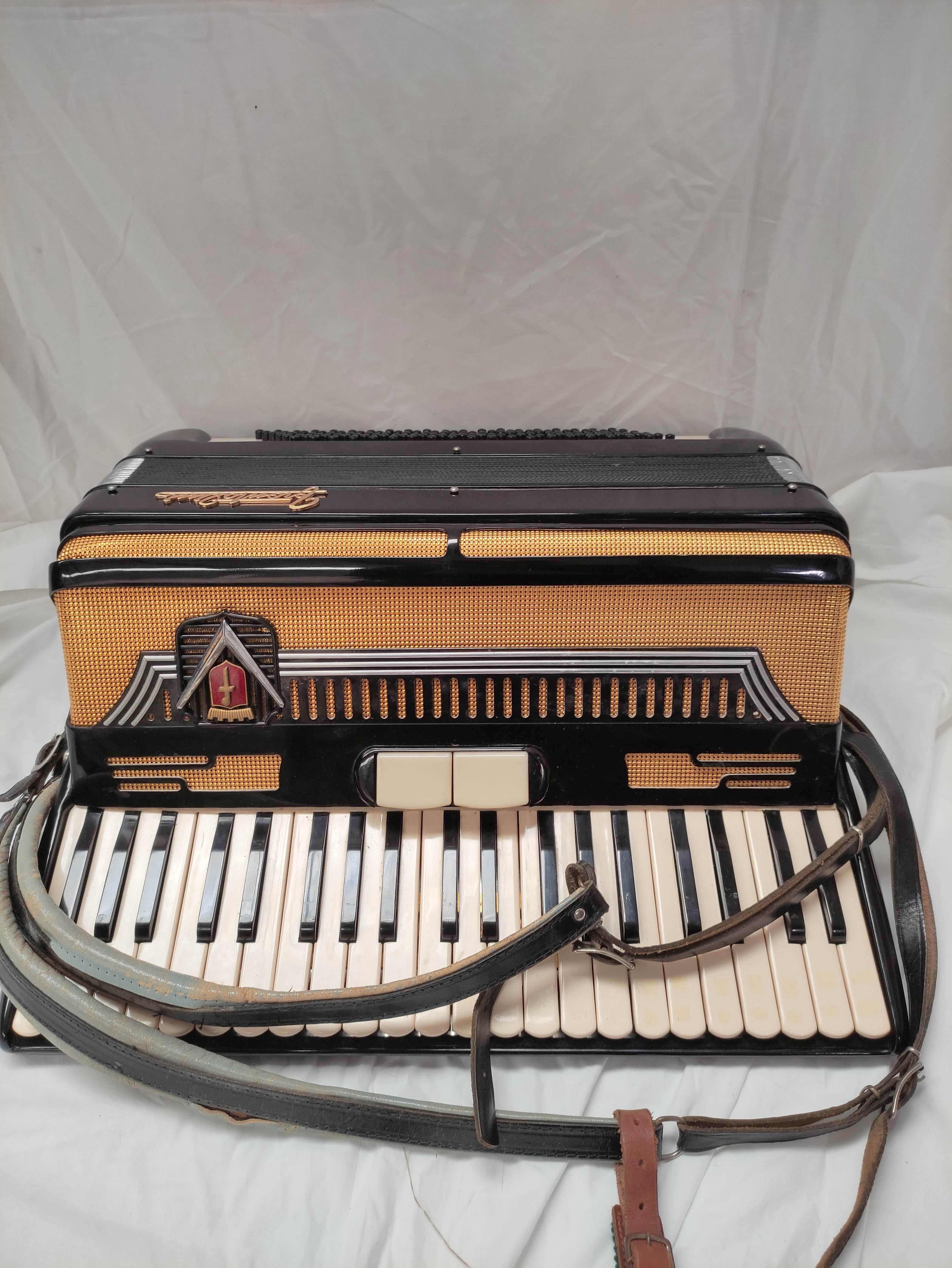 Broutalini boxed accordion in fitted case. - Image 3 of 5