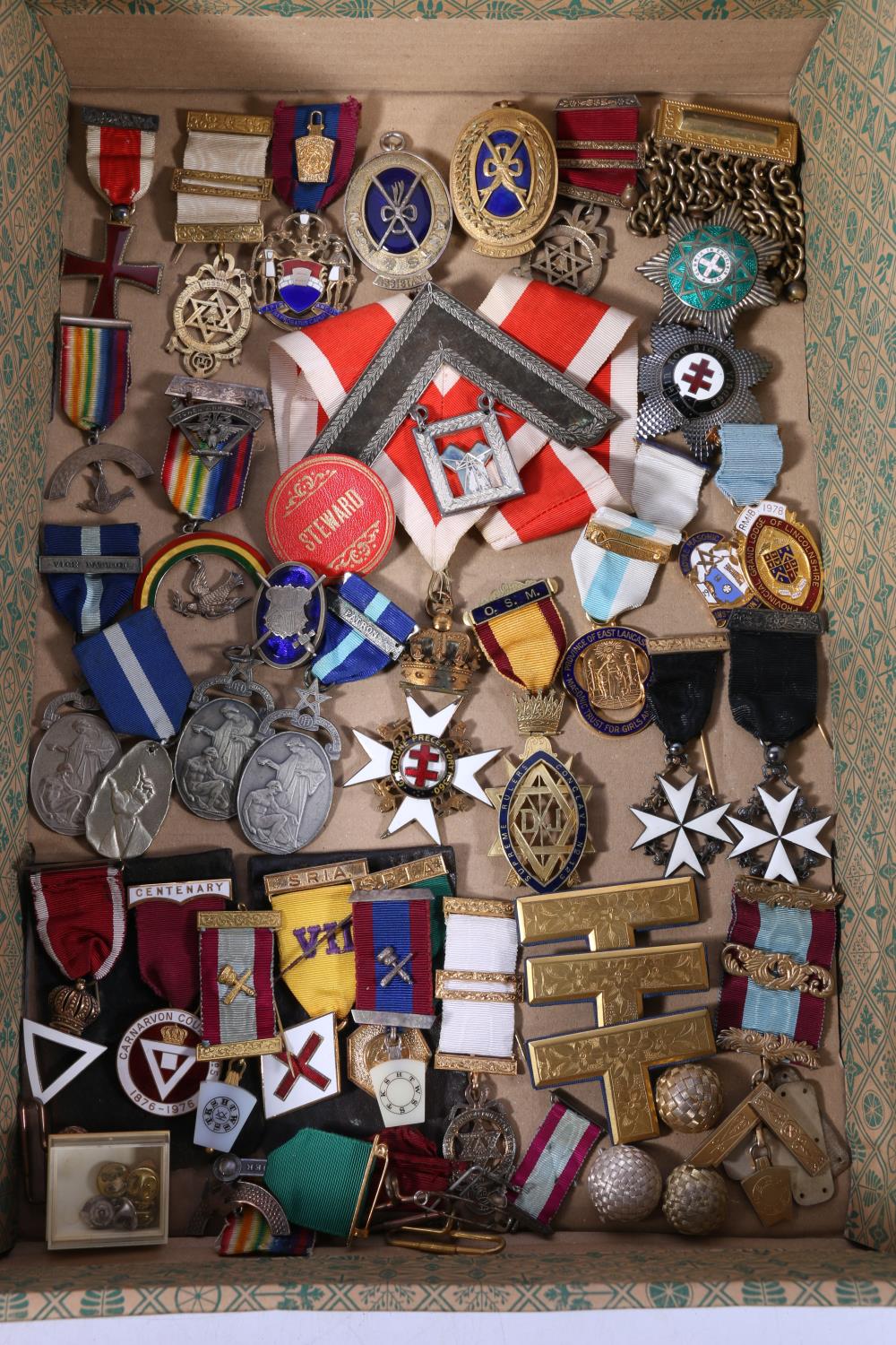 Collection of Masonic Knight's Templar badges and medals to include a silver and enamel 'In Hoc