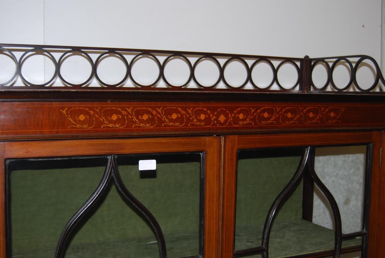 Edwardian inlaid mahogany display cabinet, with a concentric pierced pediment top above an inlaid - Image 2 of 5