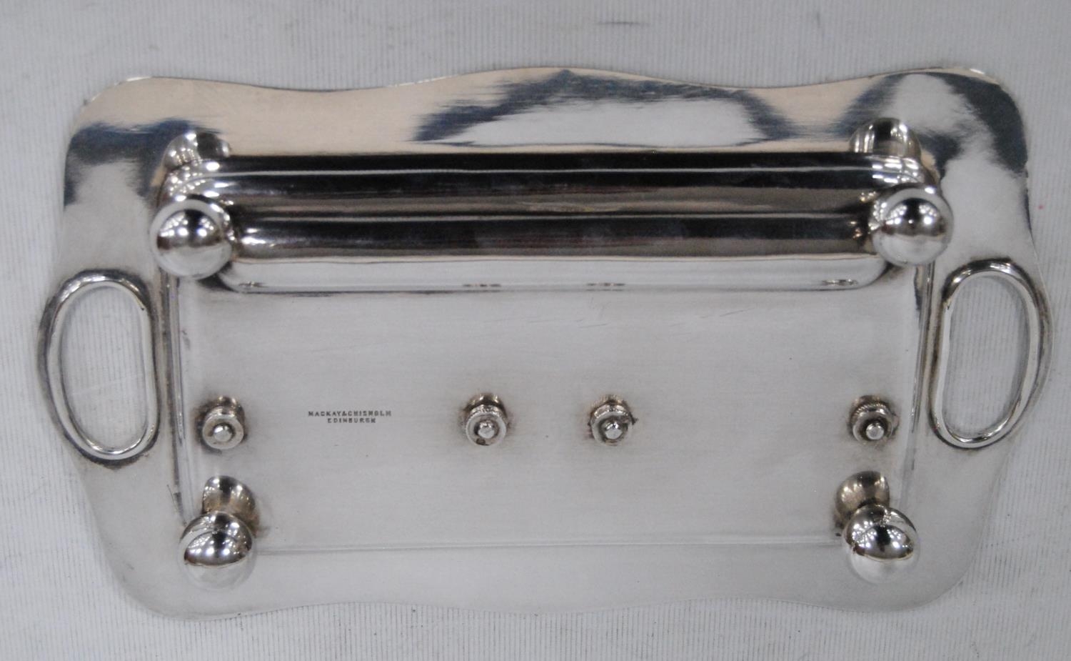Silver inkstand, rectangular, with waved edges and pierced handles, by Mackay and Chisholm, - Image 5 of 6