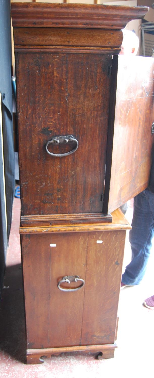 Early 18th century Queen Anne walnut cabinet on chest, the cabinet top with a long drawer above - Image 11 of 16