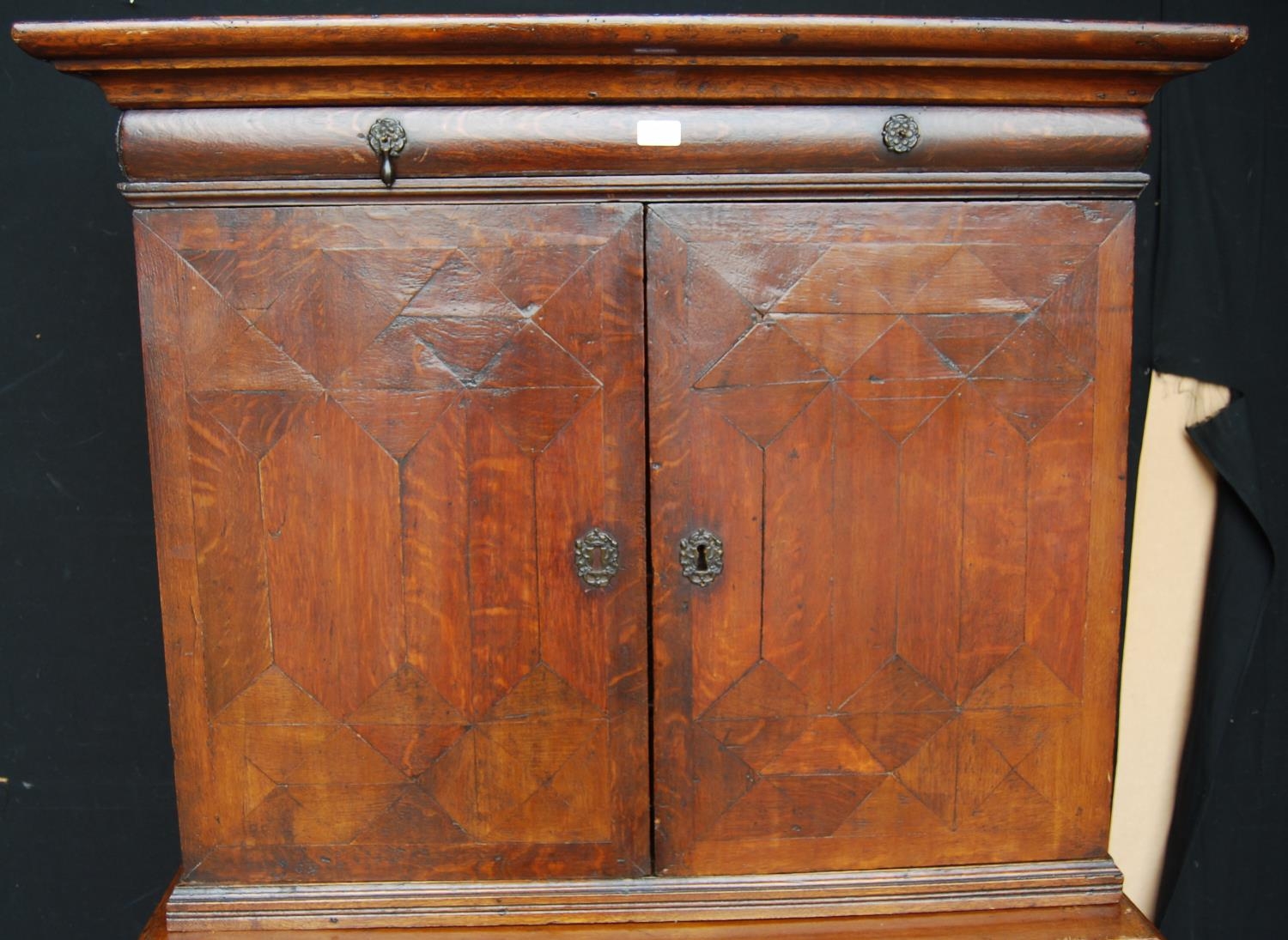 Early 18th century Queen Anne walnut cabinet on chest, the cabinet top with a long drawer above - Image 2 of 16