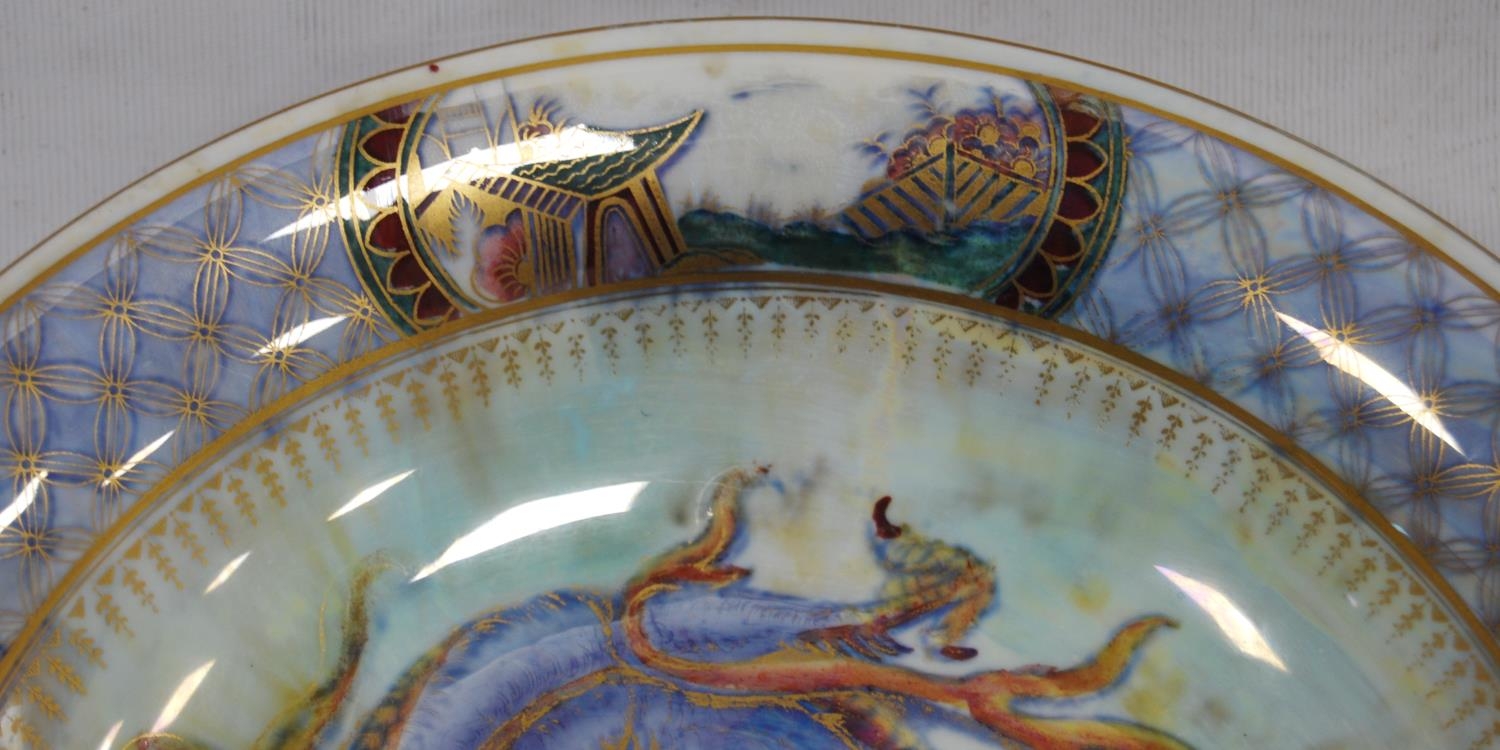 Wedgwood lustre bowl decorated with a dragon to the well and panels of pagodas to the border, 5cm - Image 3 of 8