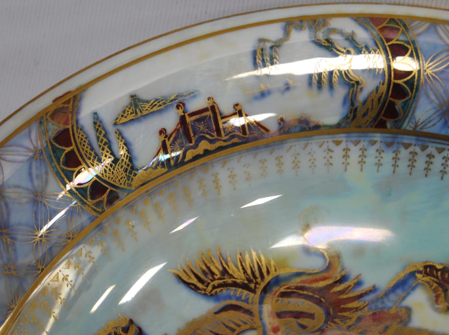 Wedgwood lustre bowl decorated with a dragon to the well and panels of pagodas to the border, 5cm - Image 2 of 8