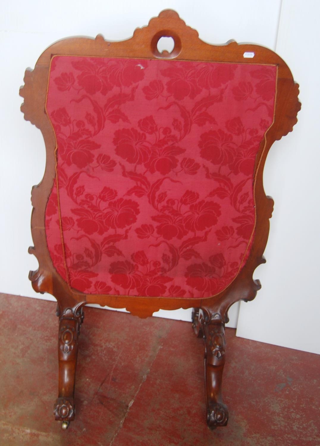 Victorian mahogany fire screen, with a needlepoint panel to the centre depicting flowers in a - Image 6 of 6