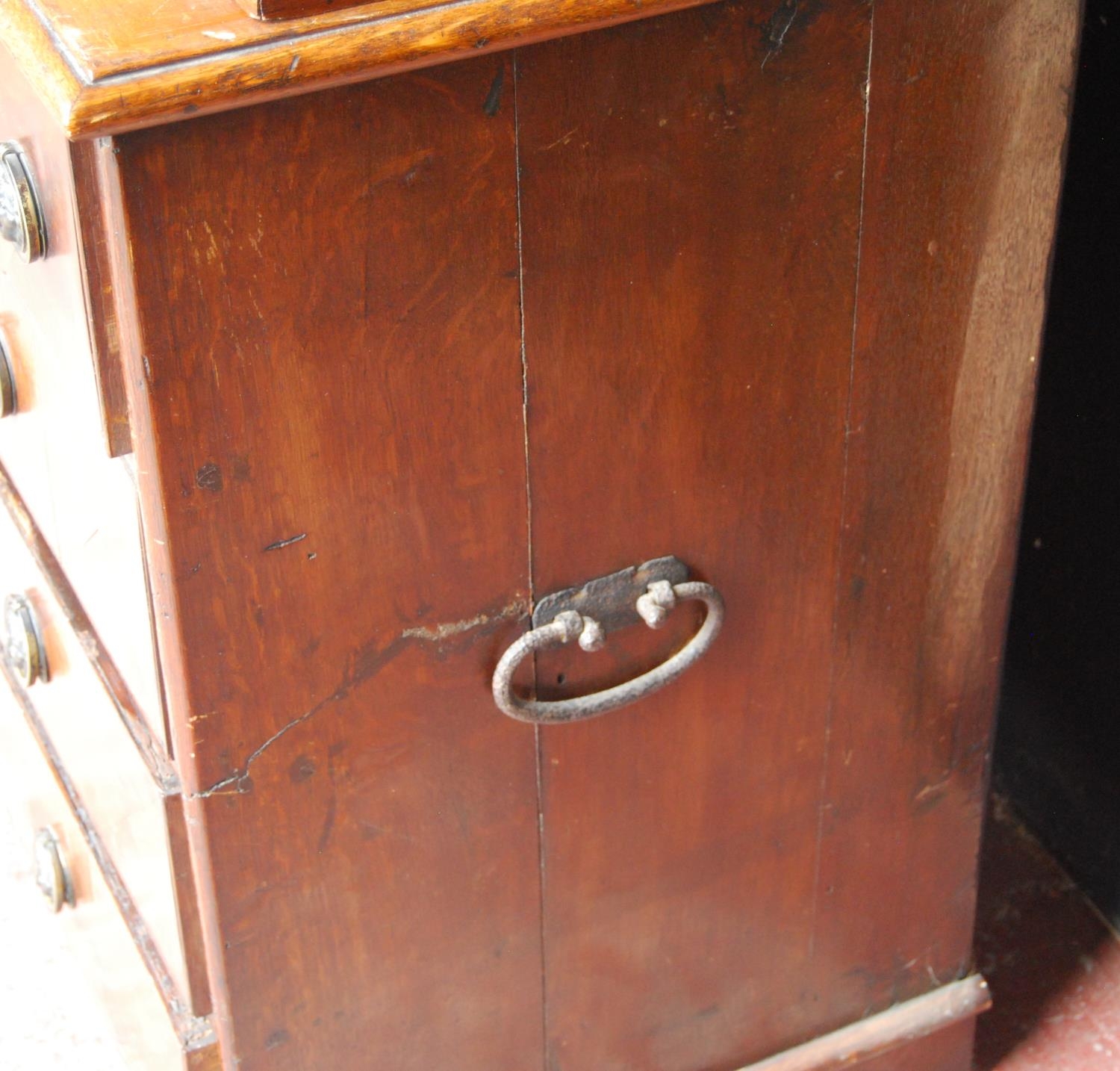 Early 18th century Queen Anne walnut cabinet on chest, the cabinet top with a long drawer above - Image 16 of 16