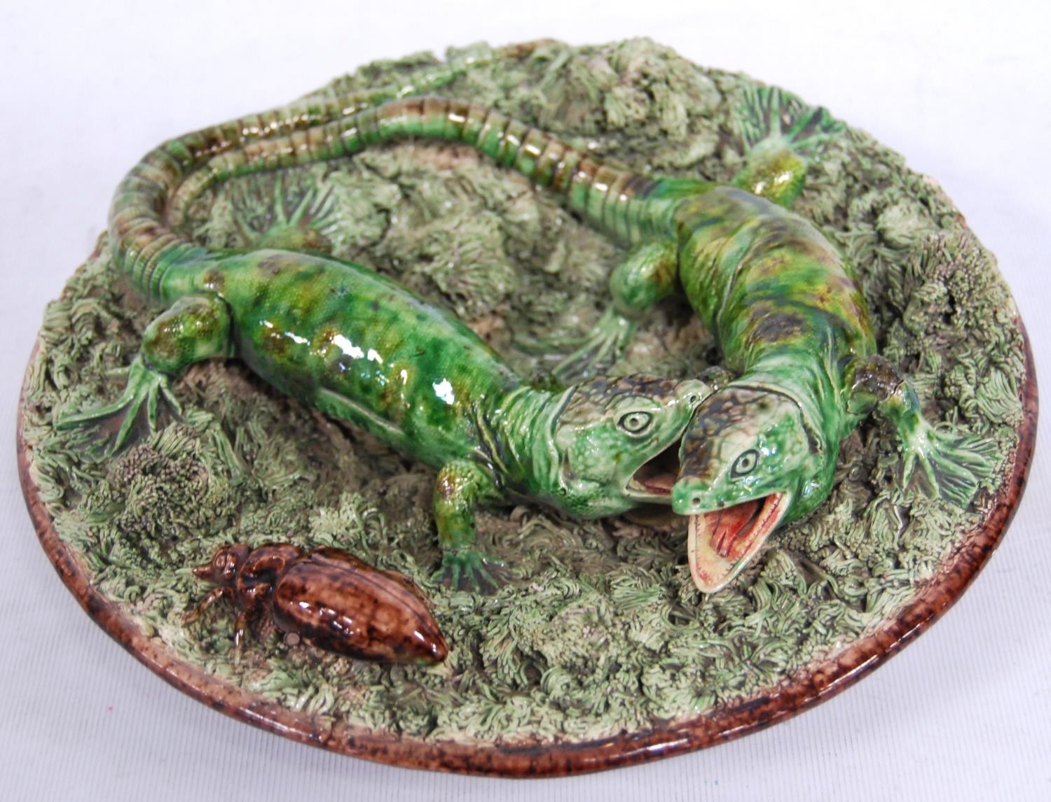 Portuguese majolica Palissy-style plate decorated with relief moulded salamanders and a beetle on - Image 2 of 6