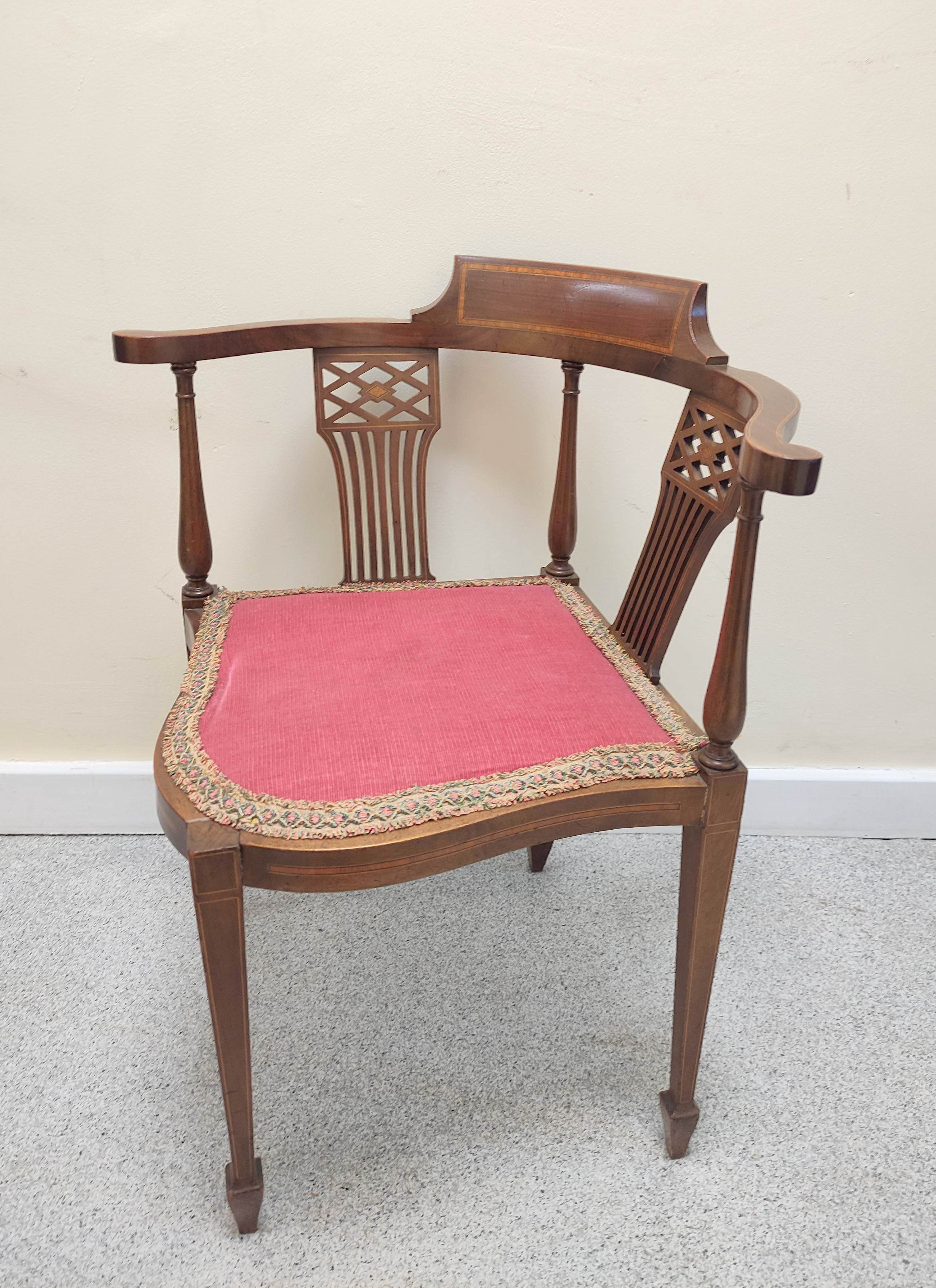 Early 20th century Ladies inlaid mahogany bow-back chair with scroll frame, two pierced back rests