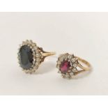 Sapphire cluster ring, and another cluster ring with garnet 8g gross. (2).