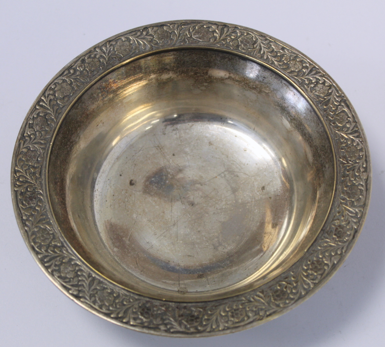 Oriental silvered circular brass bowl with engraved floral and foliate decoration, 16cm diam. - Image 5 of 9
