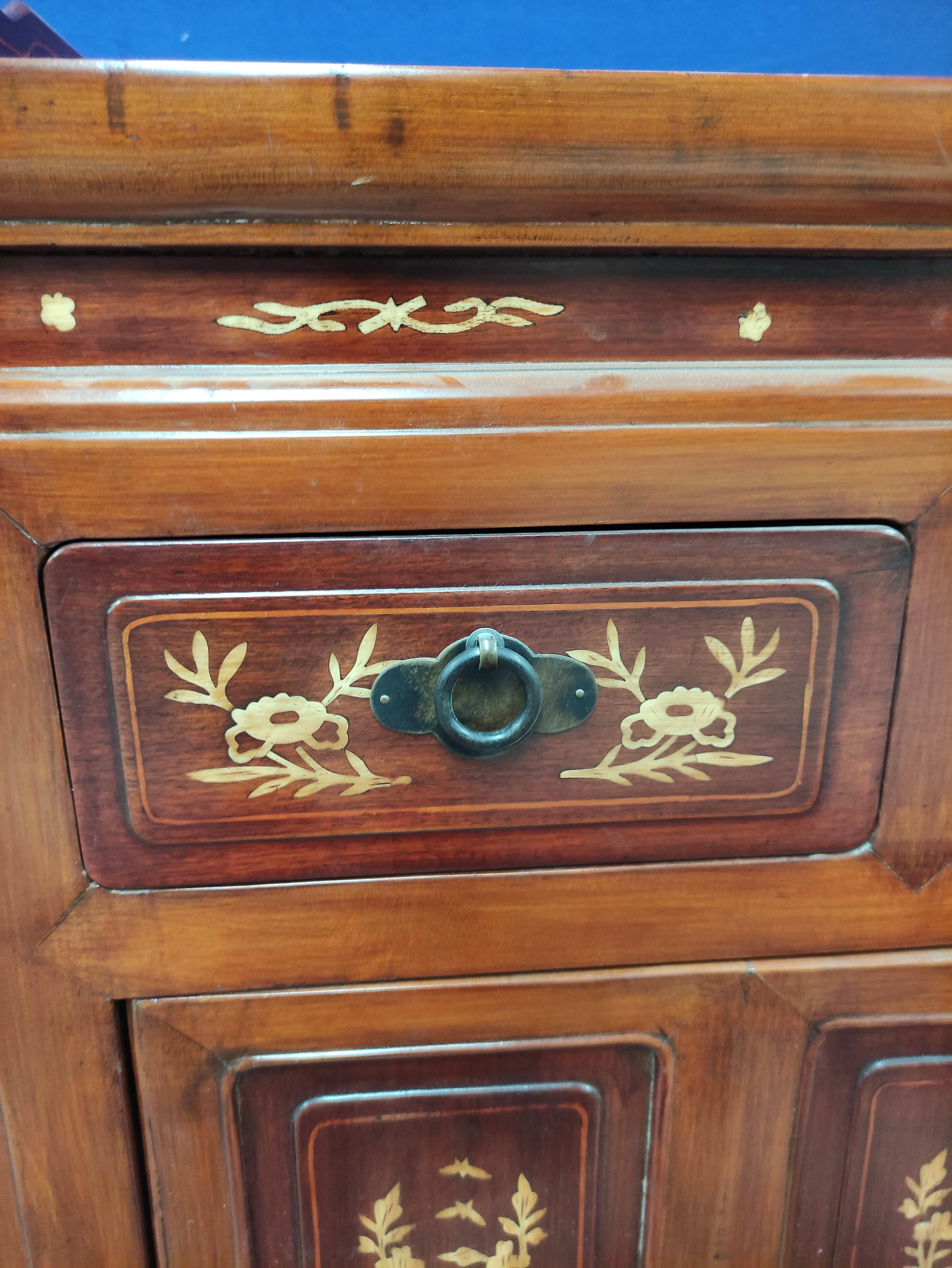 Chinese inlaid hardwood cupboard with a three-quarter gallery above three short drawers and two - Image 3 of 5