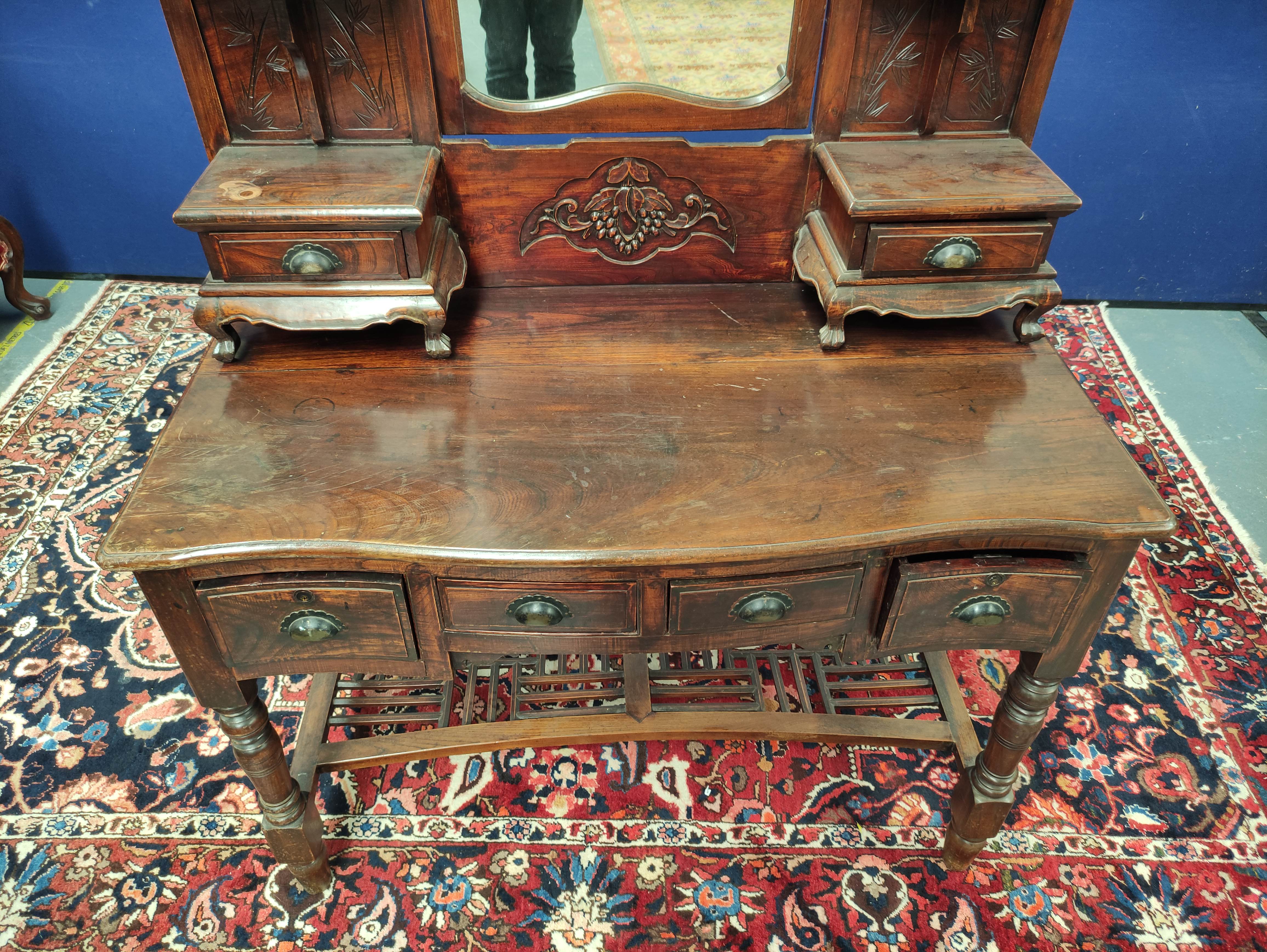 Antique Chinese export lacquer dressing table, Origin Shanghai. In the European taste with pierced - Image 4 of 6