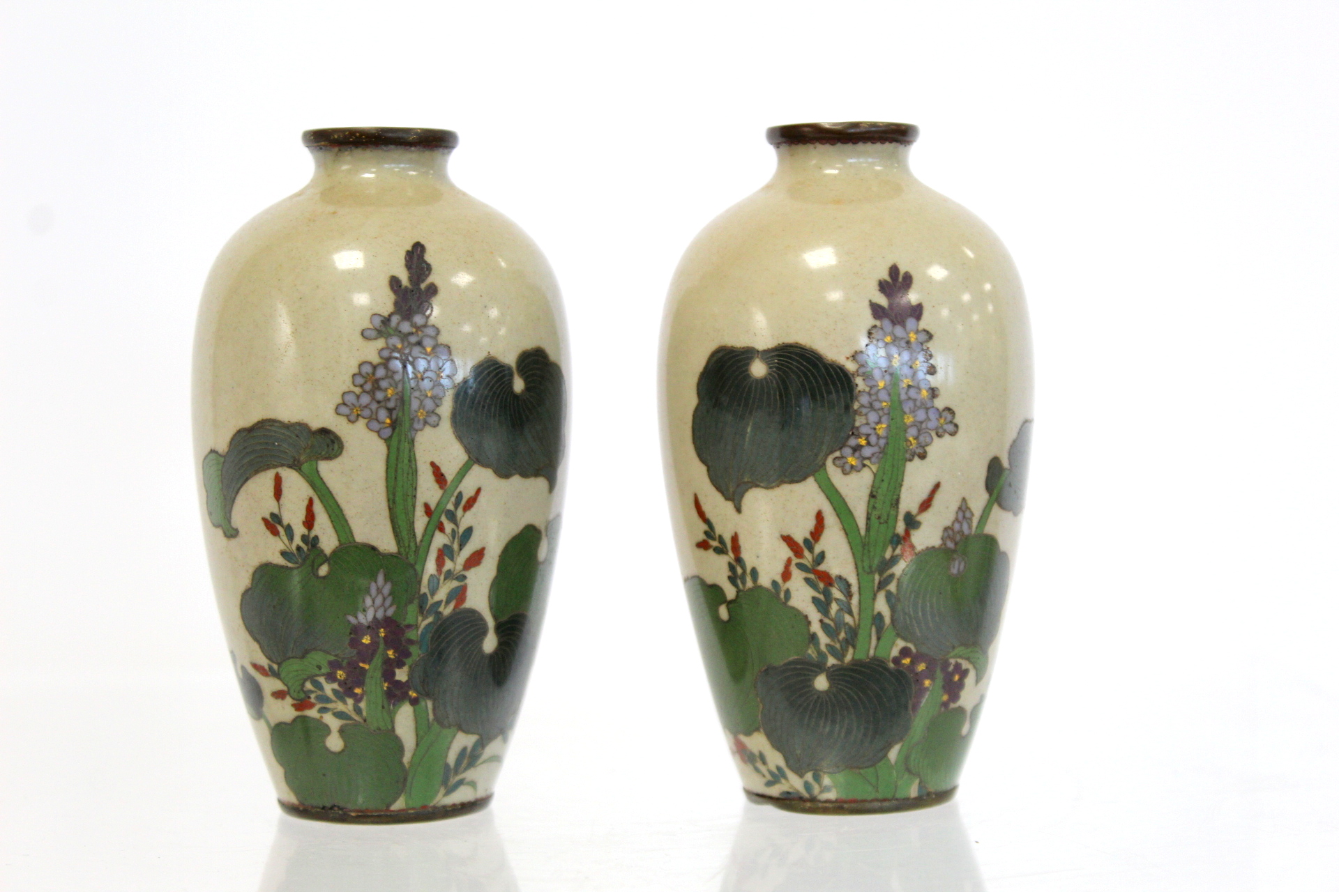 Pair of small Japanese Meiji period cloisonné vases with polychrome enamel decoration highlighted - Image 2 of 20