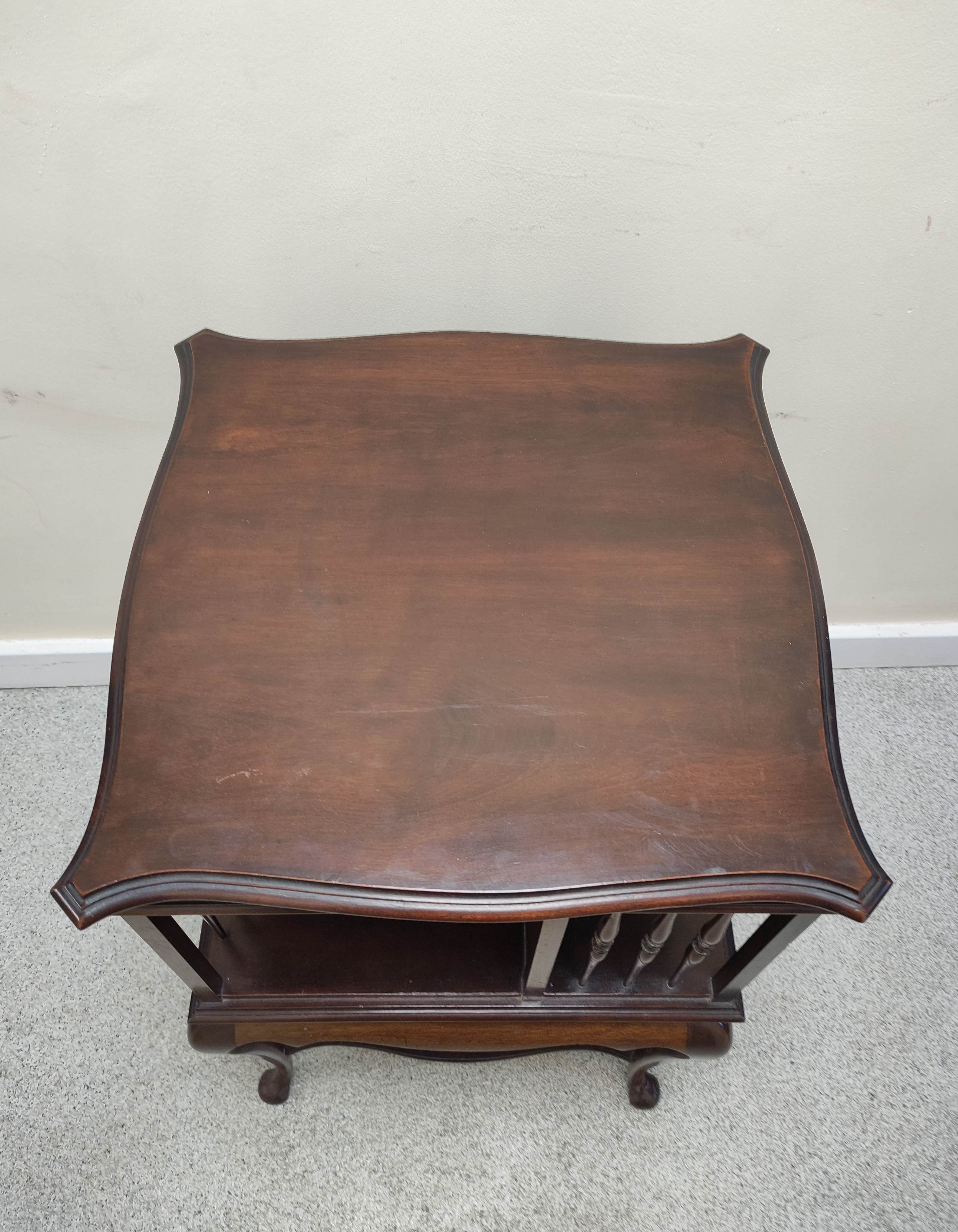 Edwardian mahogany revolving bookcase with serpentine revolving open top above a table base raised - Image 2 of 5