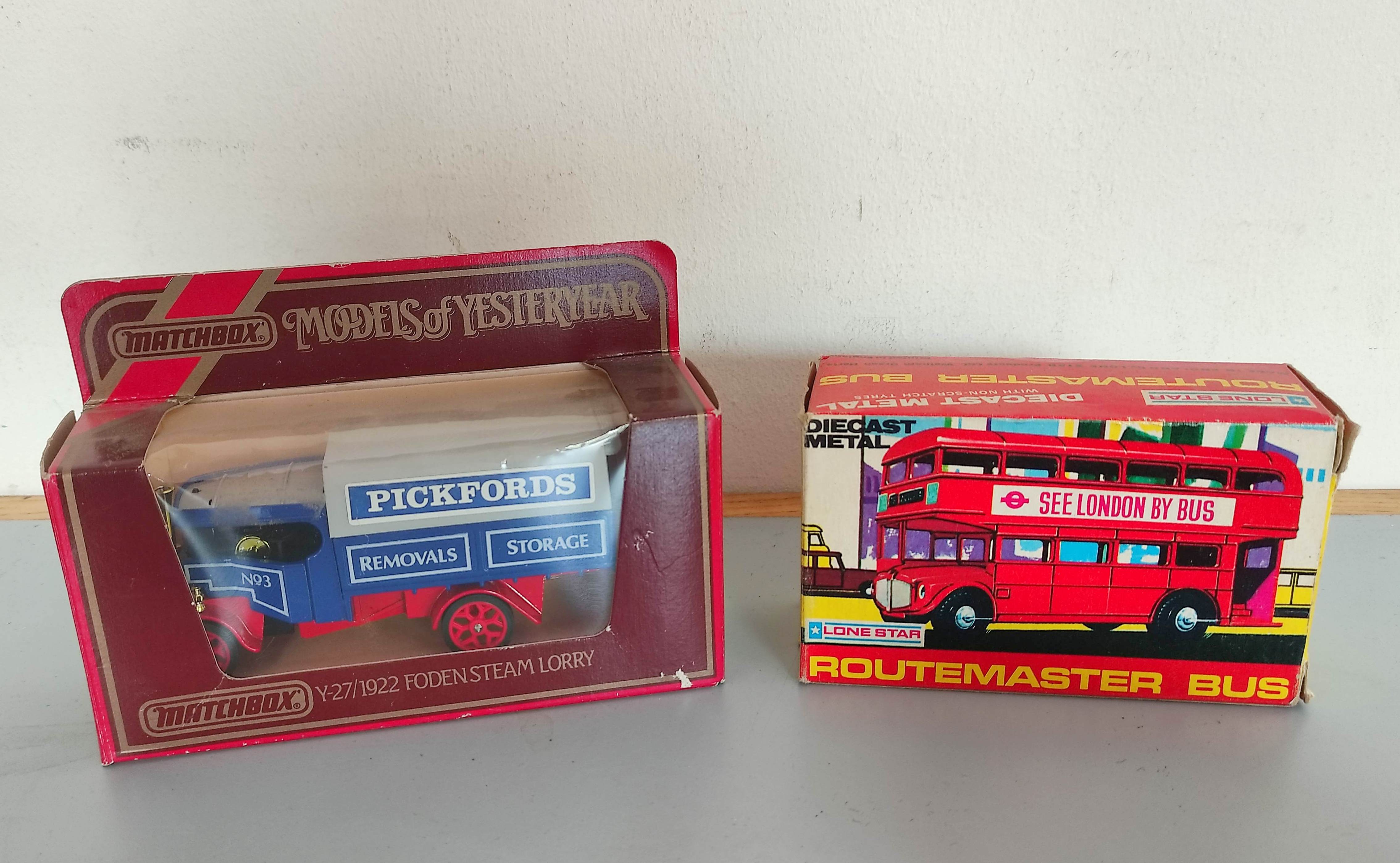 Quantity of loose and boxed vintage model vehicles to include eleven die cast Routemaster model - Image 3 of 6