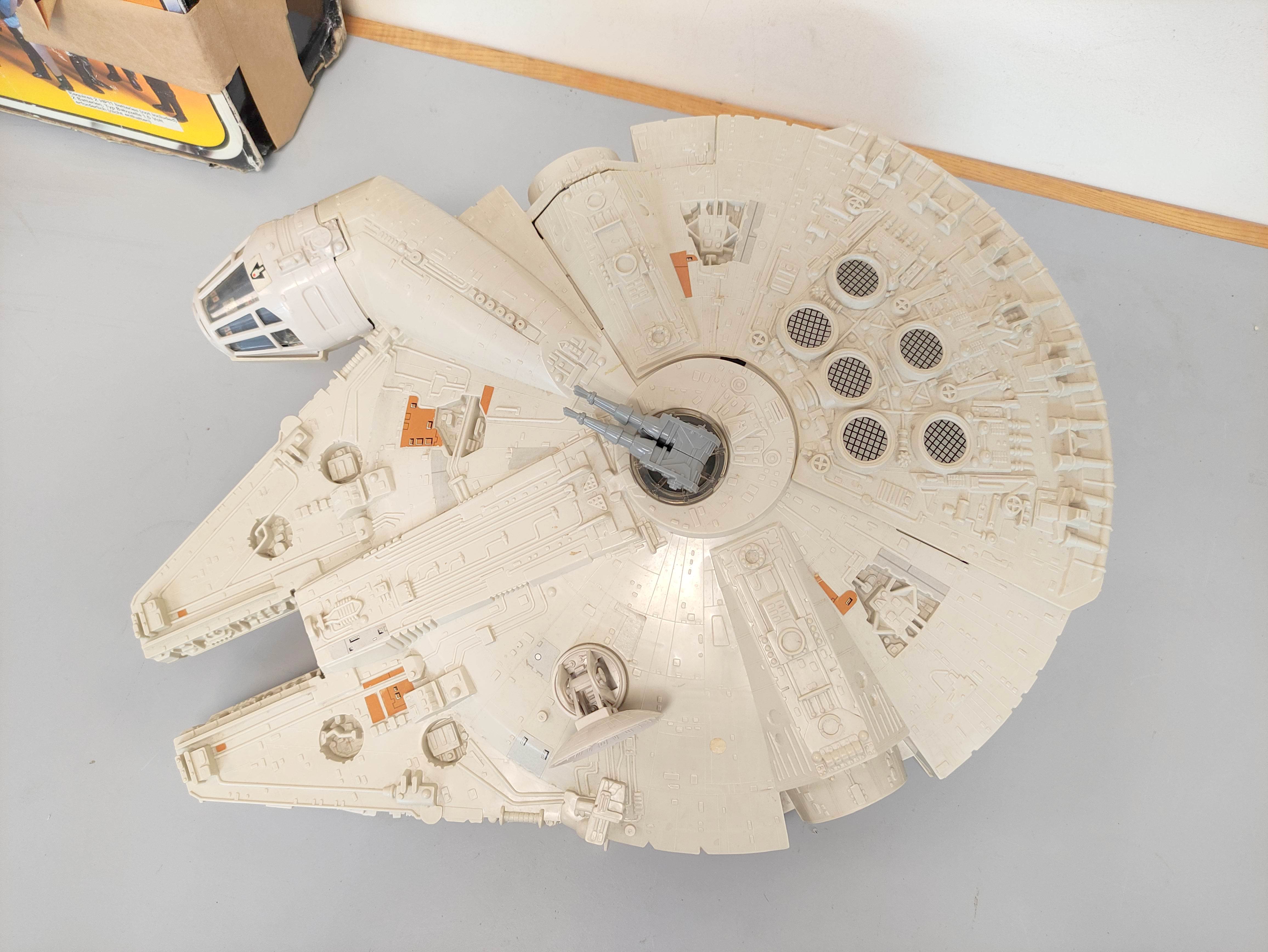 Star Wars- 1983 Return Of The Jedi Millenium Falcon Vehicle by Kenner Toys in defective box. Cargo - Image 3 of 6