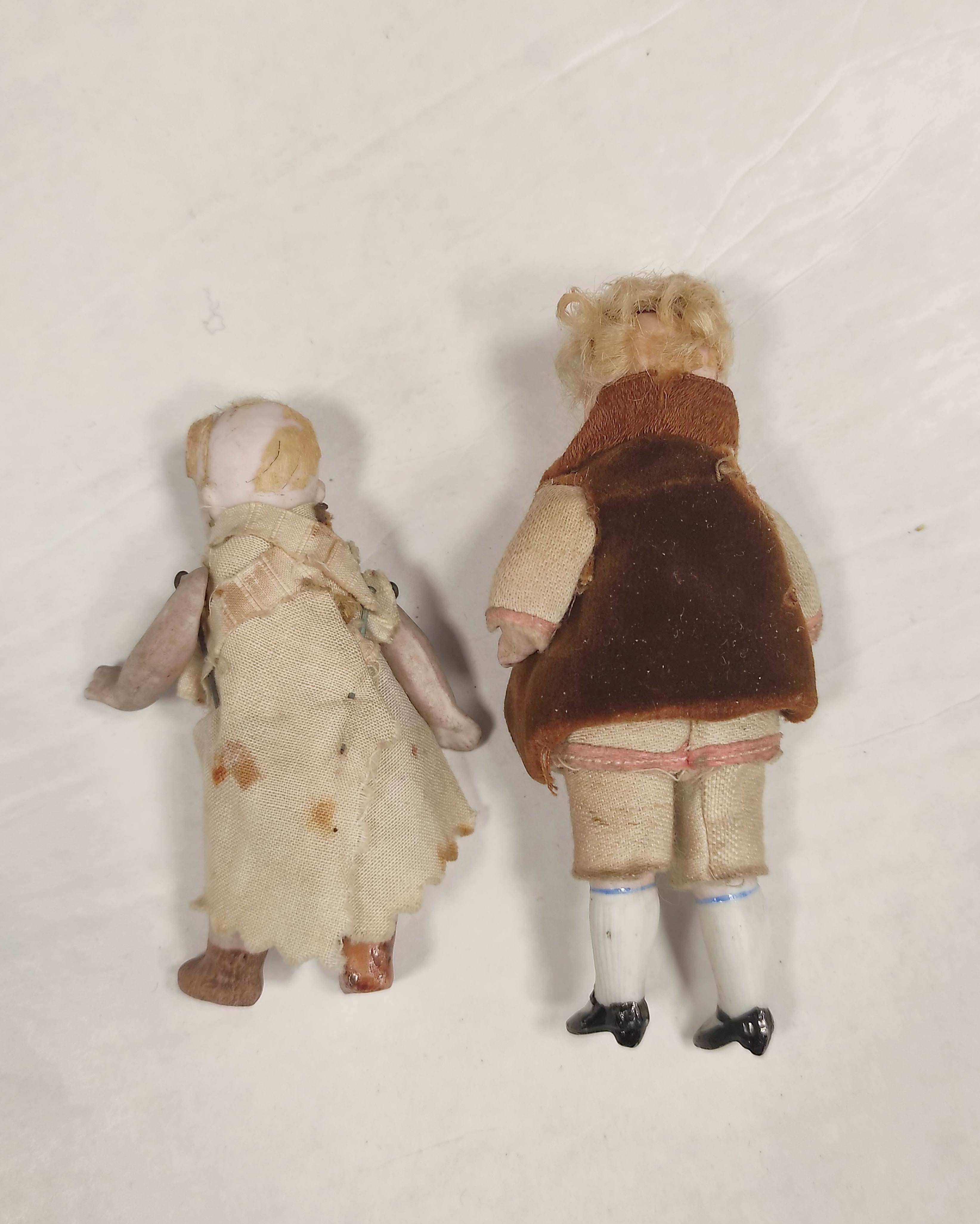 Two 19th century Victorian porcelain child's dolls with applied painted features. (2) - Image 2 of 4