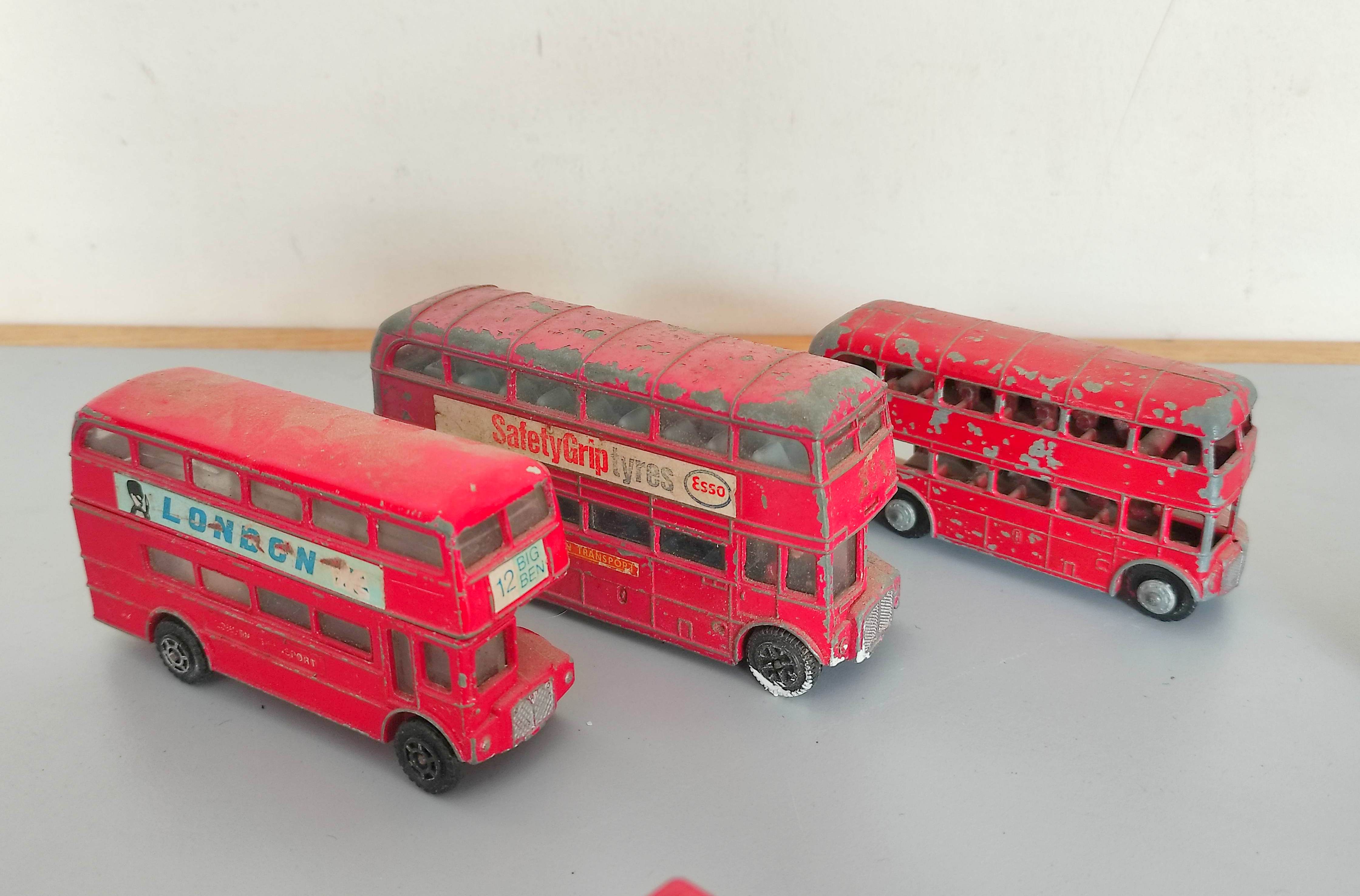 Quantity of loose and boxed vintage model vehicles to include eleven die cast Routemaster model - Image 5 of 6