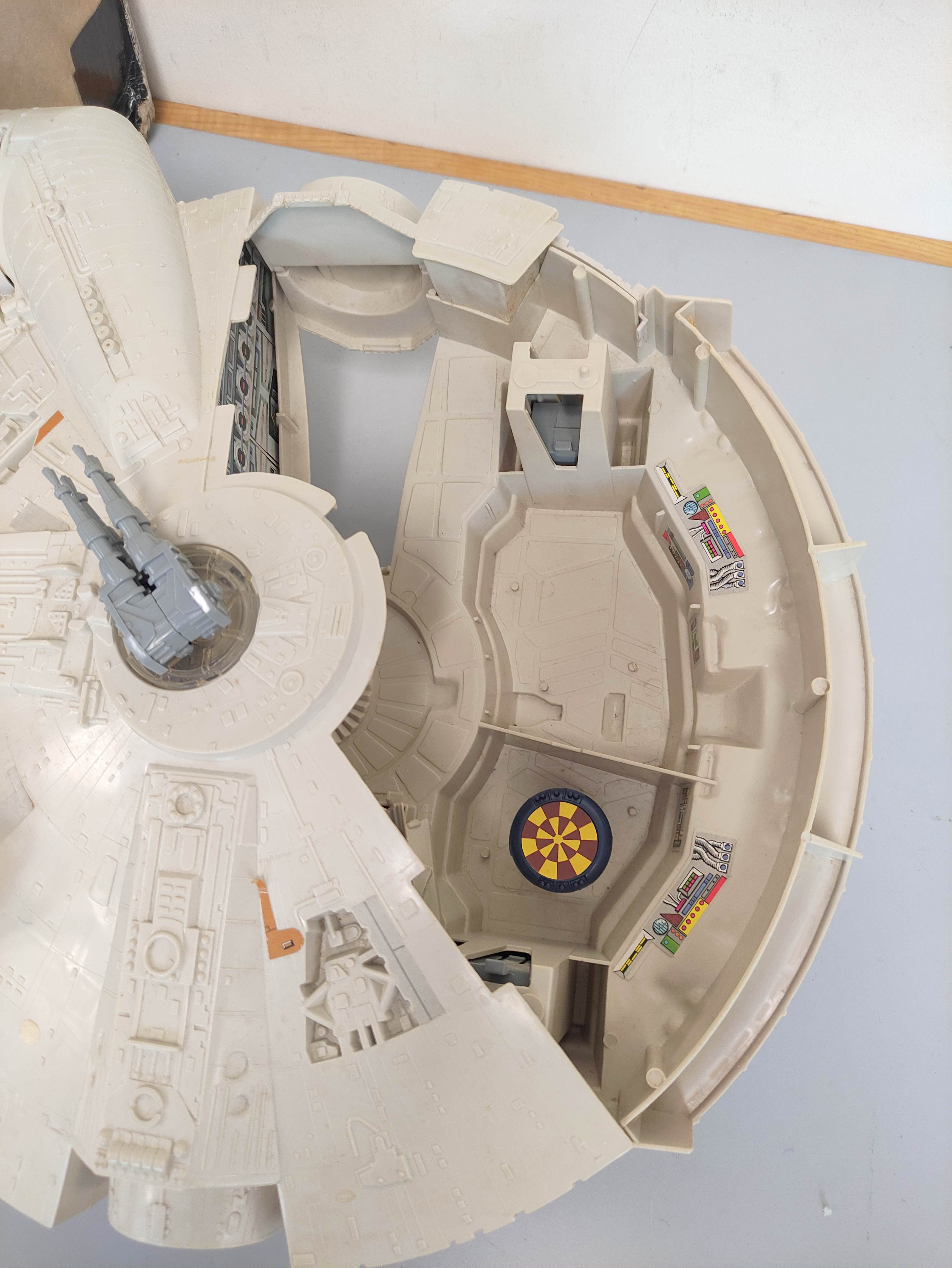 Star Wars- 1983 Return Of The Jedi Millenium Falcon Vehicle by Kenner Toys in defective box. Cargo - Image 4 of 6