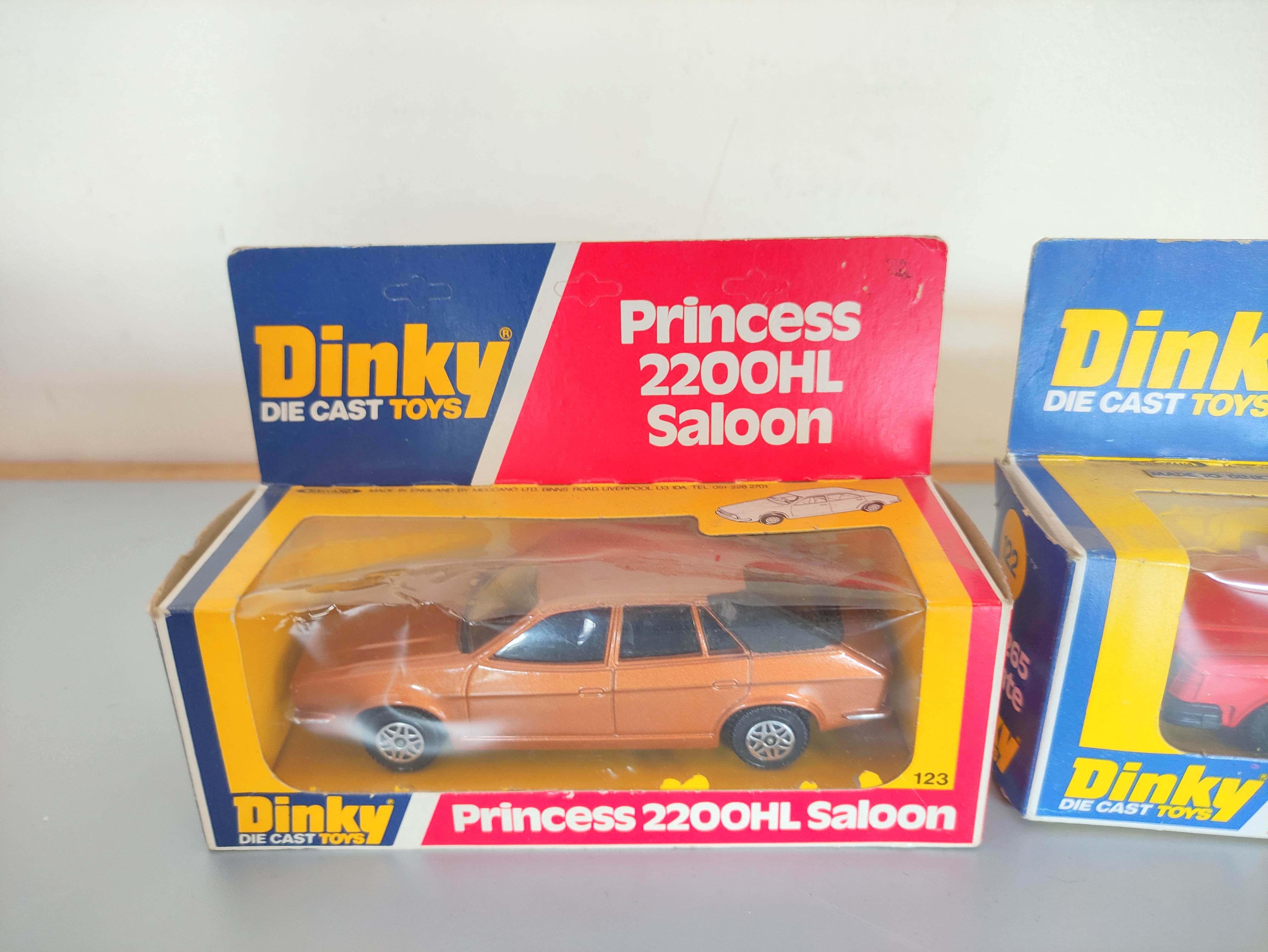 Four vintage boxed model vehicles to include three Dinky Die Cast Toys model vehicles comprising - Image 3 of 6