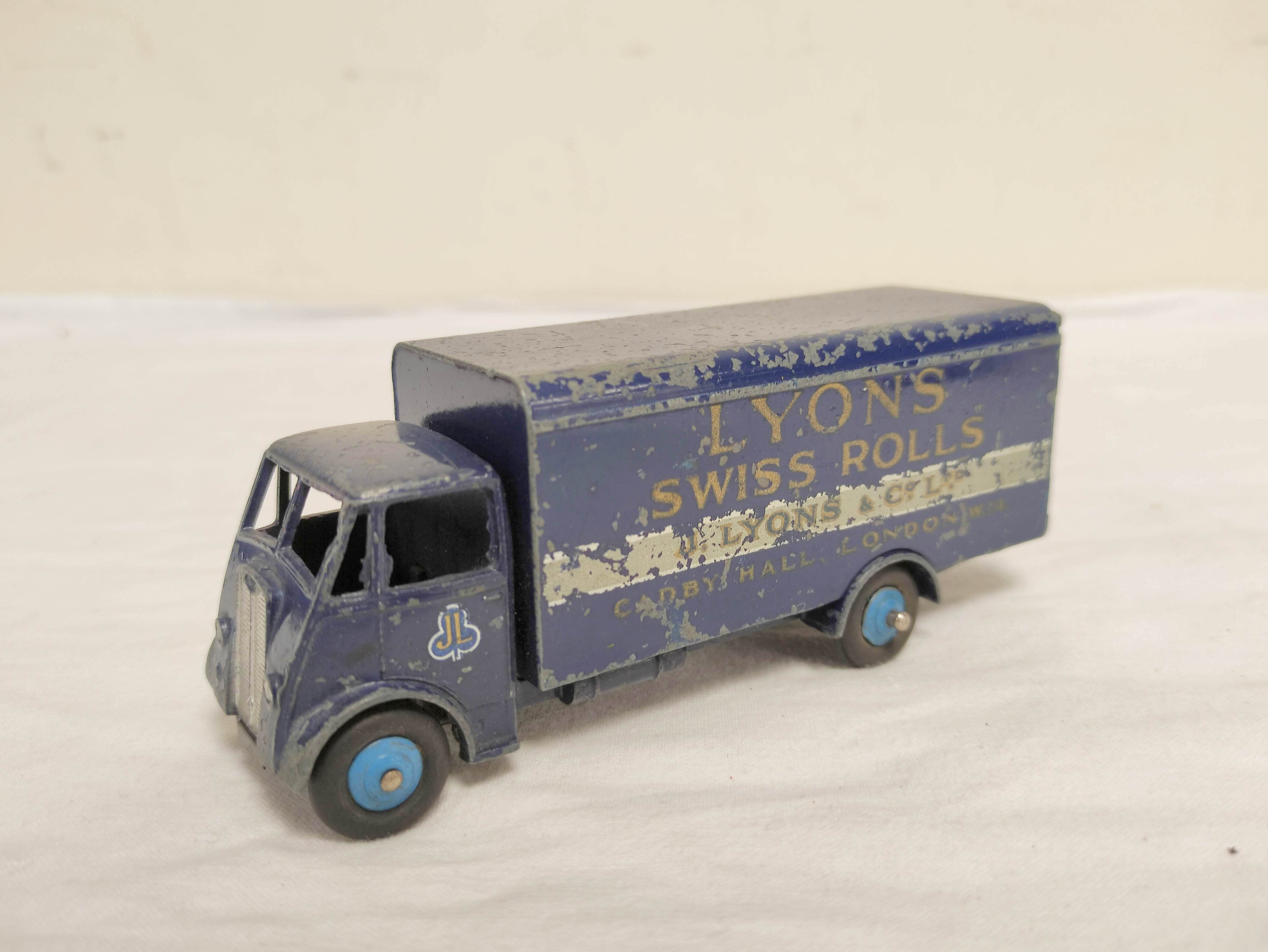 Dinky. Five unboxed model vehicles to include three Dinky 514 Guy Vans comprising of Lyons Swiss - Image 2 of 8