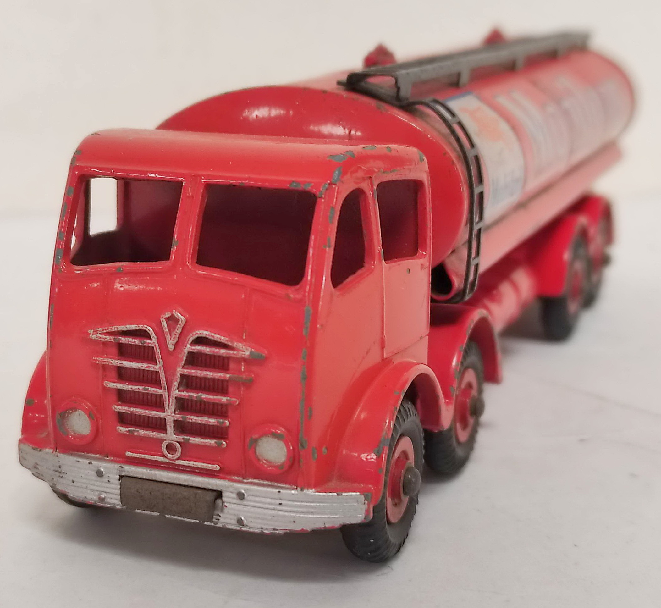 Five vintage Dinky Supertoys Foden diecast model vehicles. To include a boxed Heavy Tractor No563, - Image 3 of 9