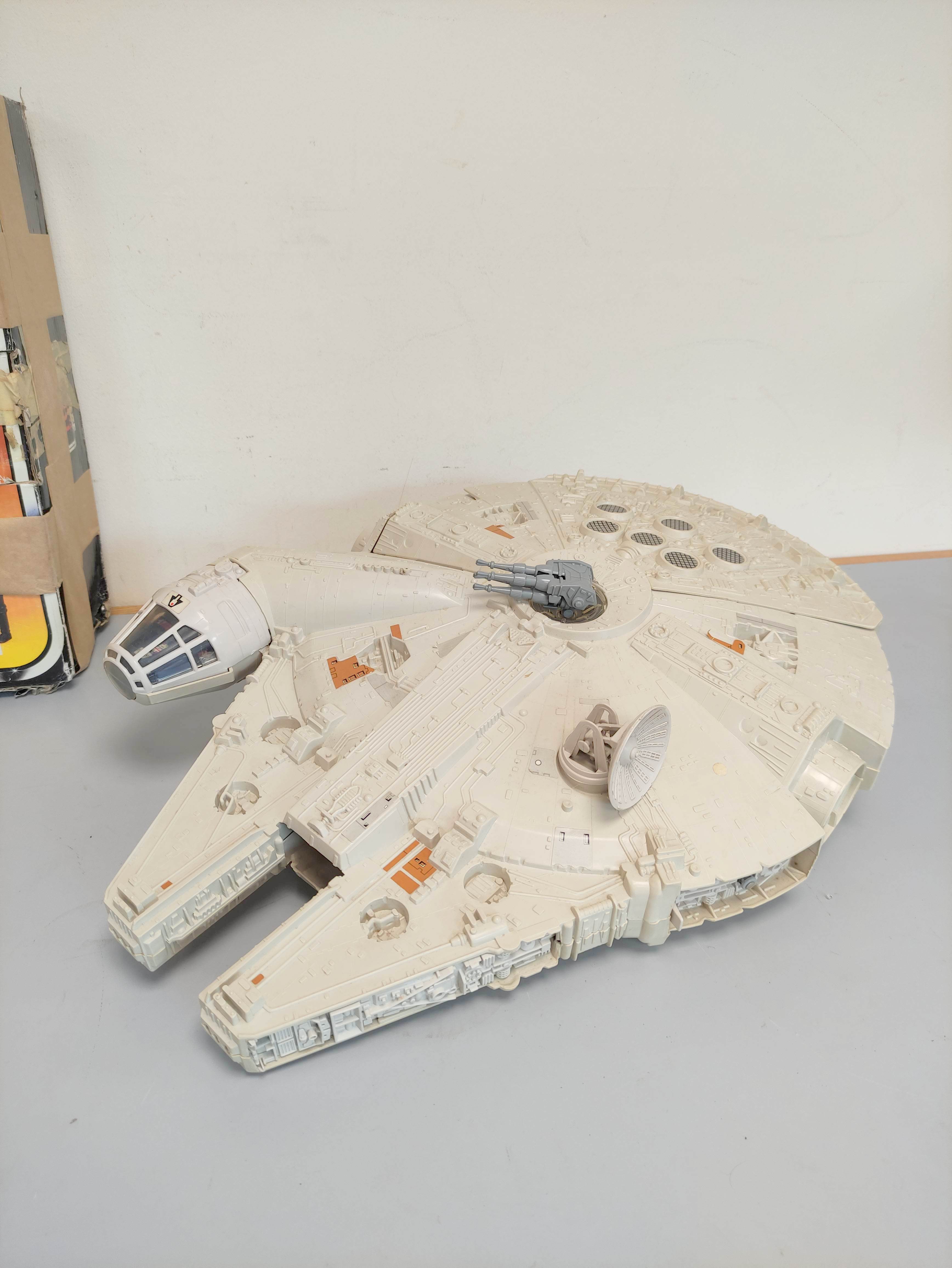 Star Wars- 1983 Return Of The Jedi Millenium Falcon Vehicle by Kenner Toys in defective box. Cargo - Image 2 of 6