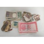 Banknotes- Quantity of world banknotes comprising of issues from Hongkong, India, Pakistan etc. To