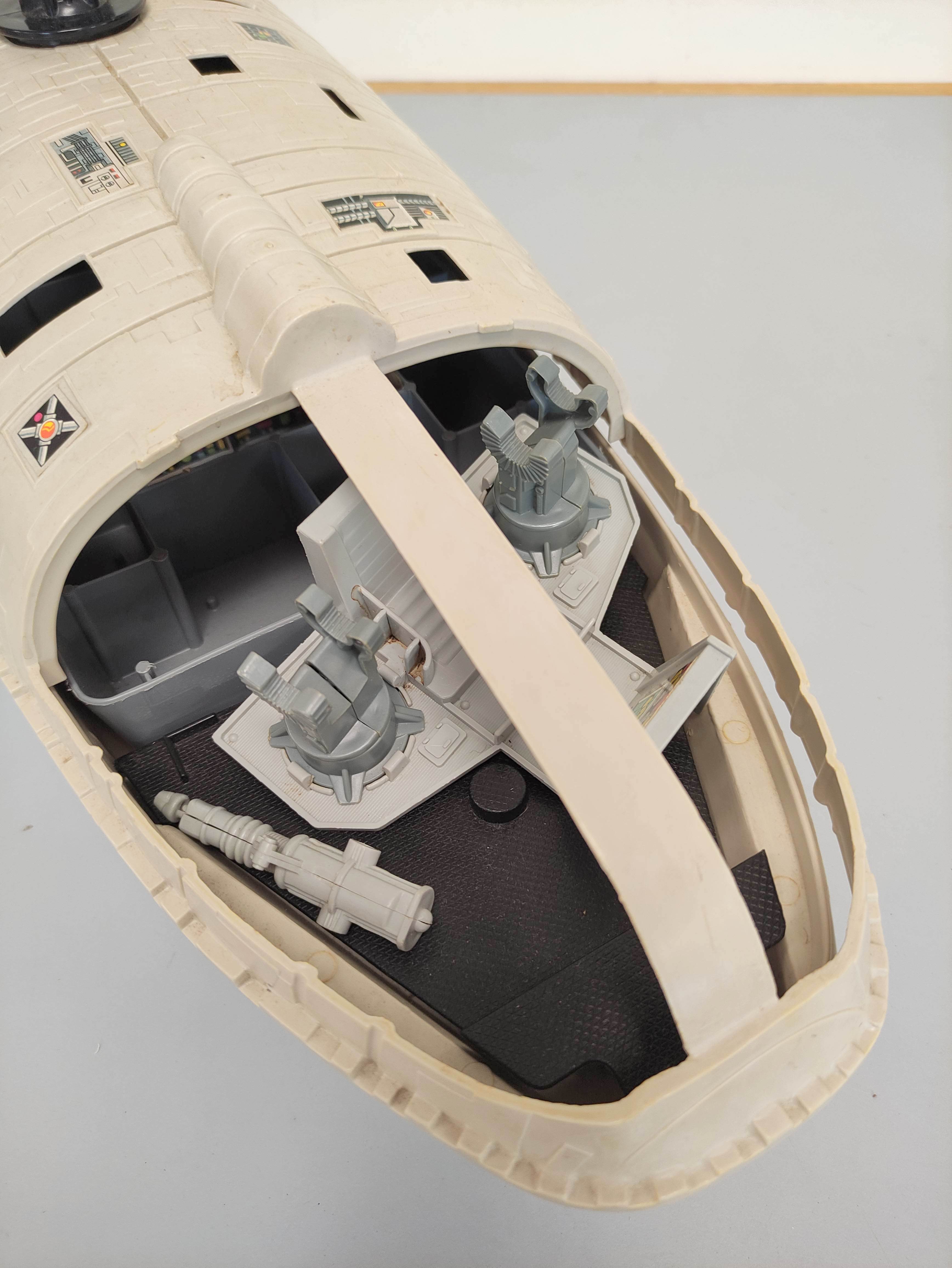 Star Wars- 1983 Return Of The Jedi Rebel Transport Vehicle by Kenner Toys with defective box, and - Image 9 of 9