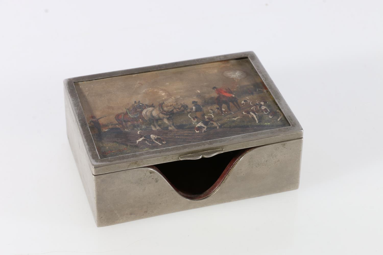 Silver-plated fox hunting scene cigar box after George Wright, with oak lining, 11cm.