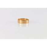 18ct gold wedding band inscribed 'Lucky' to interior, maker H S Birmingham, size P, 4.1g.