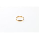 18ct gold wedding band, Edinburgh, 1954, size O, 38g.