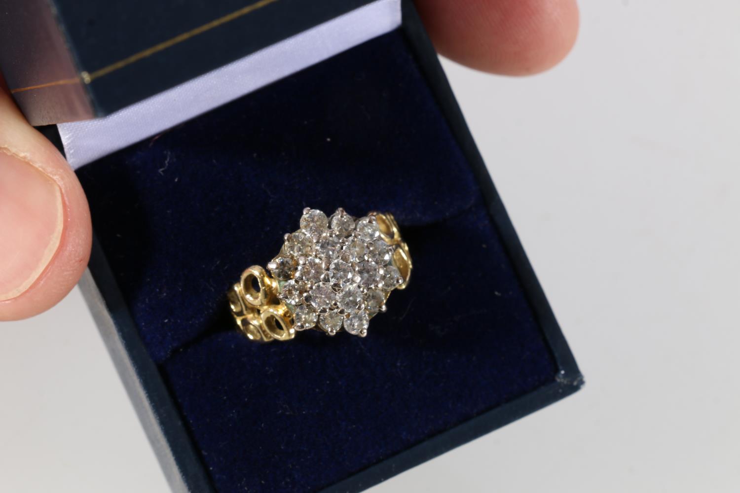 18ct yellow gold diamond cluster flowerhead ring, size O, 6.9g. - Image 4 of 4
