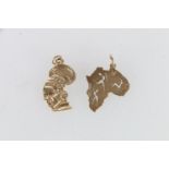 Two 9ct yellow gold African brooches, 4.9 grams