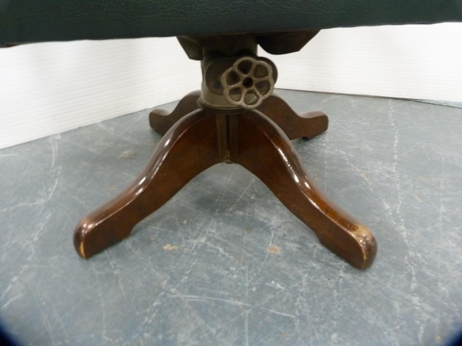 Mahogany swivel desk chair. - Bild 3 aus 4