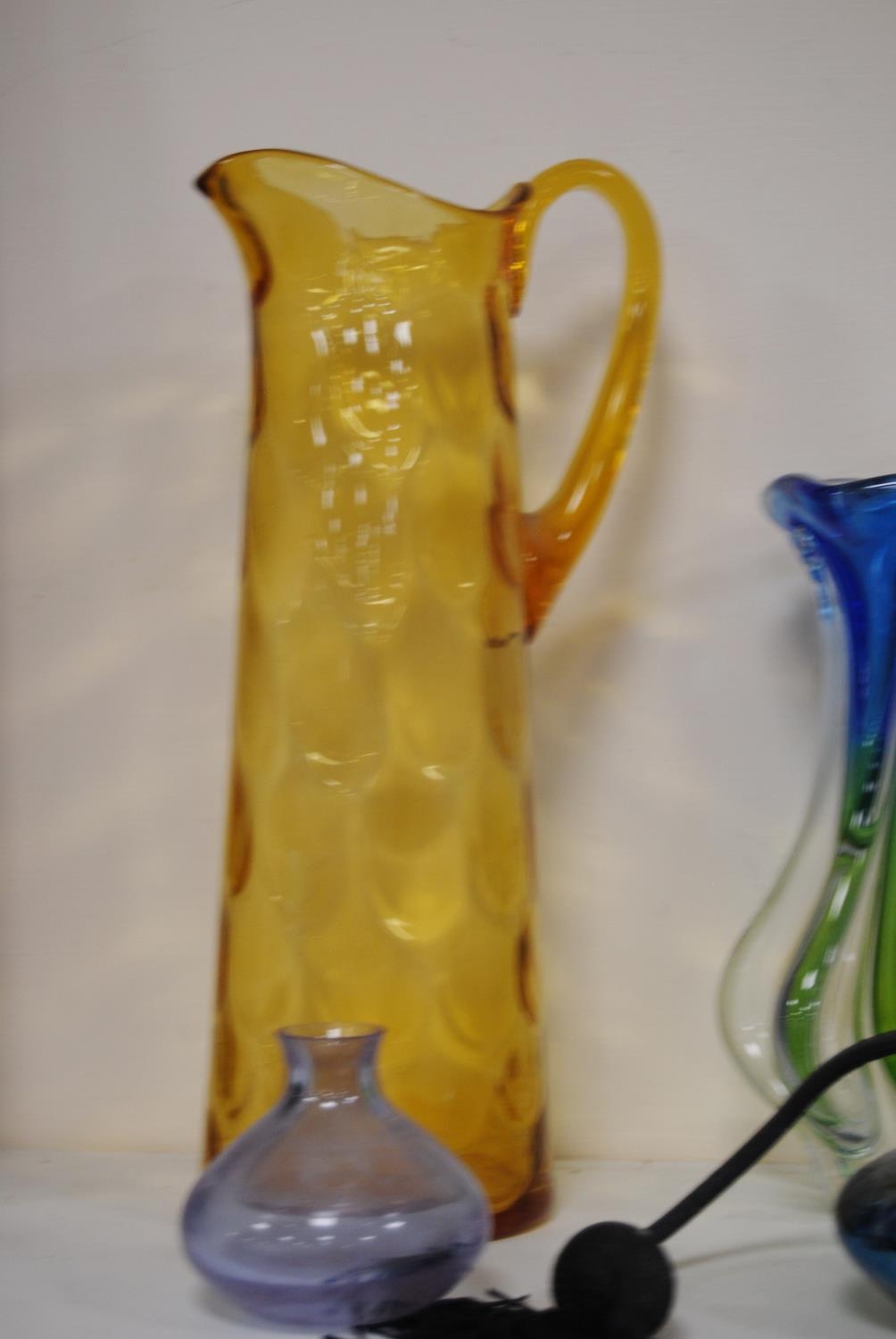 Coloured and art glass to include a mottled glass vase, amber-coloured glass jug, two-tone - Image 2 of 4