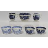 Small collection of 18th and early 19th century English porcelain, comprising: two Worcester blue