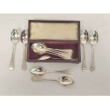 Set of twelve silver tea spoons, Glasgow 1874, in Turnbull & Young leather box, 191g / 6oz.
