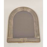 Italian silver photograph frame of arched shape, '800', 23.5cm.