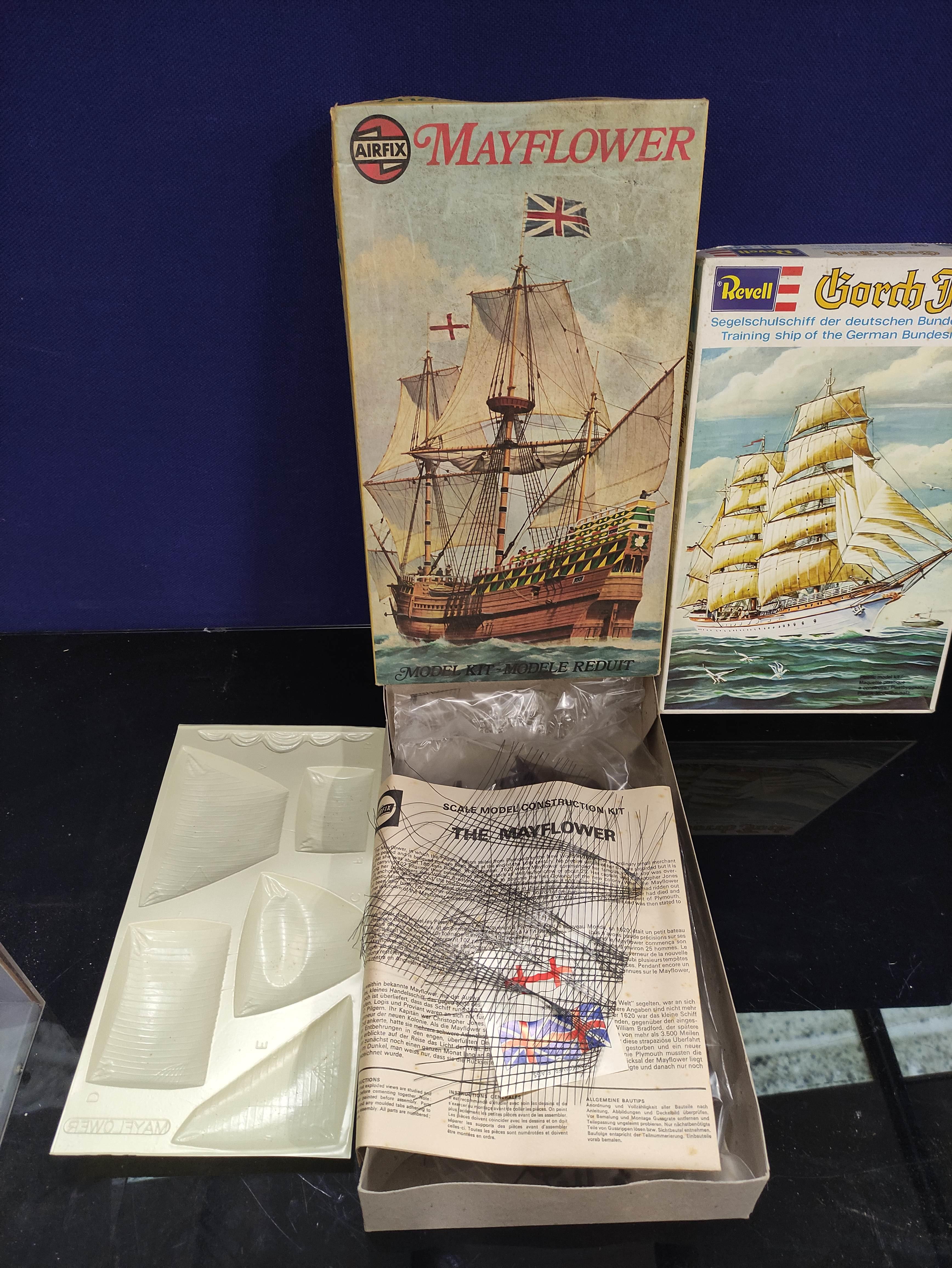 Group of model construction sets including Airfix Mayflower, Revell Gorch Fock, Revell Pirate - Image 3 of 3