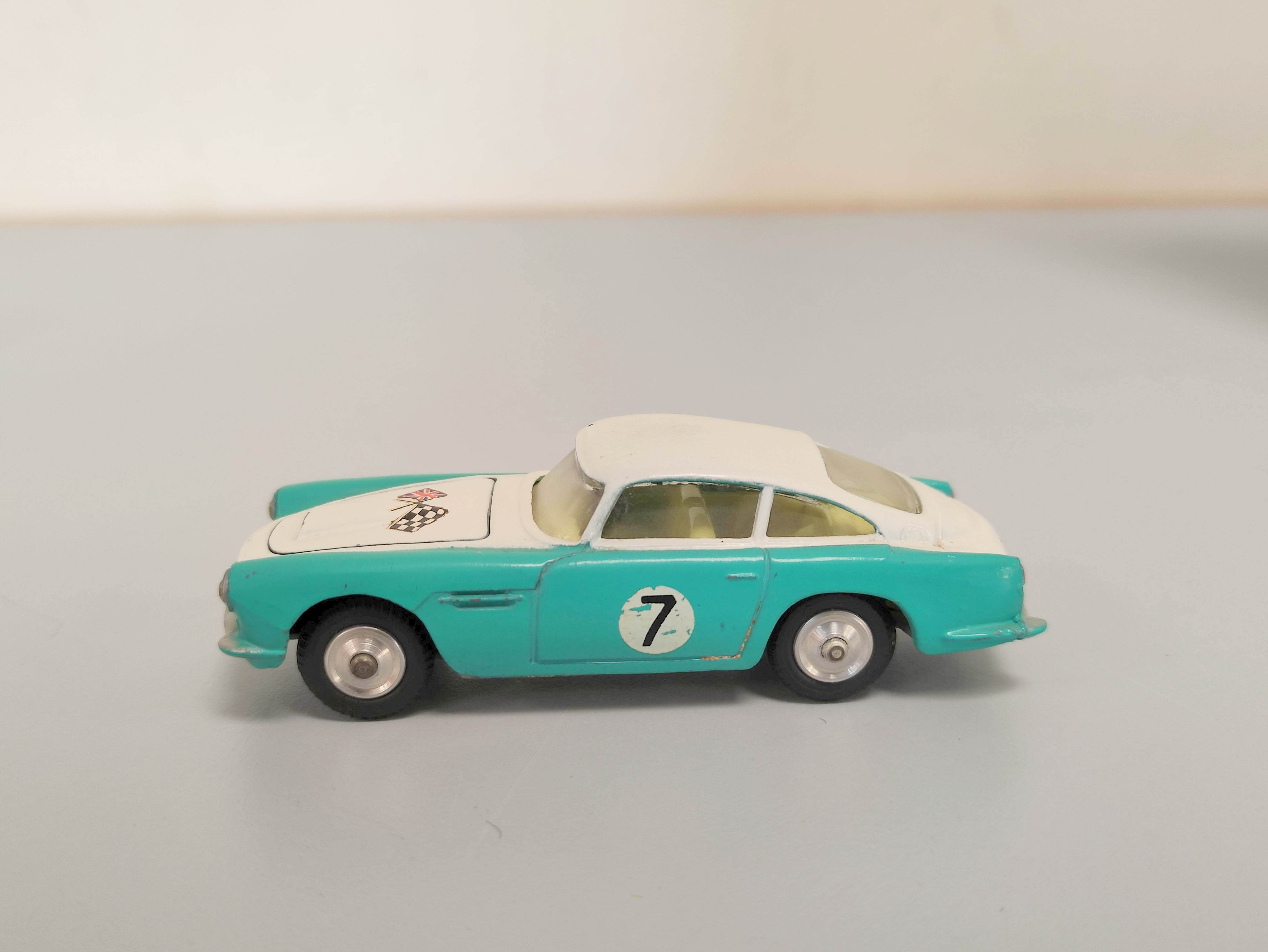 Corgi Toys- Aston Martin DB4 Competition Model no 309 complete with box. - Image 3 of 7