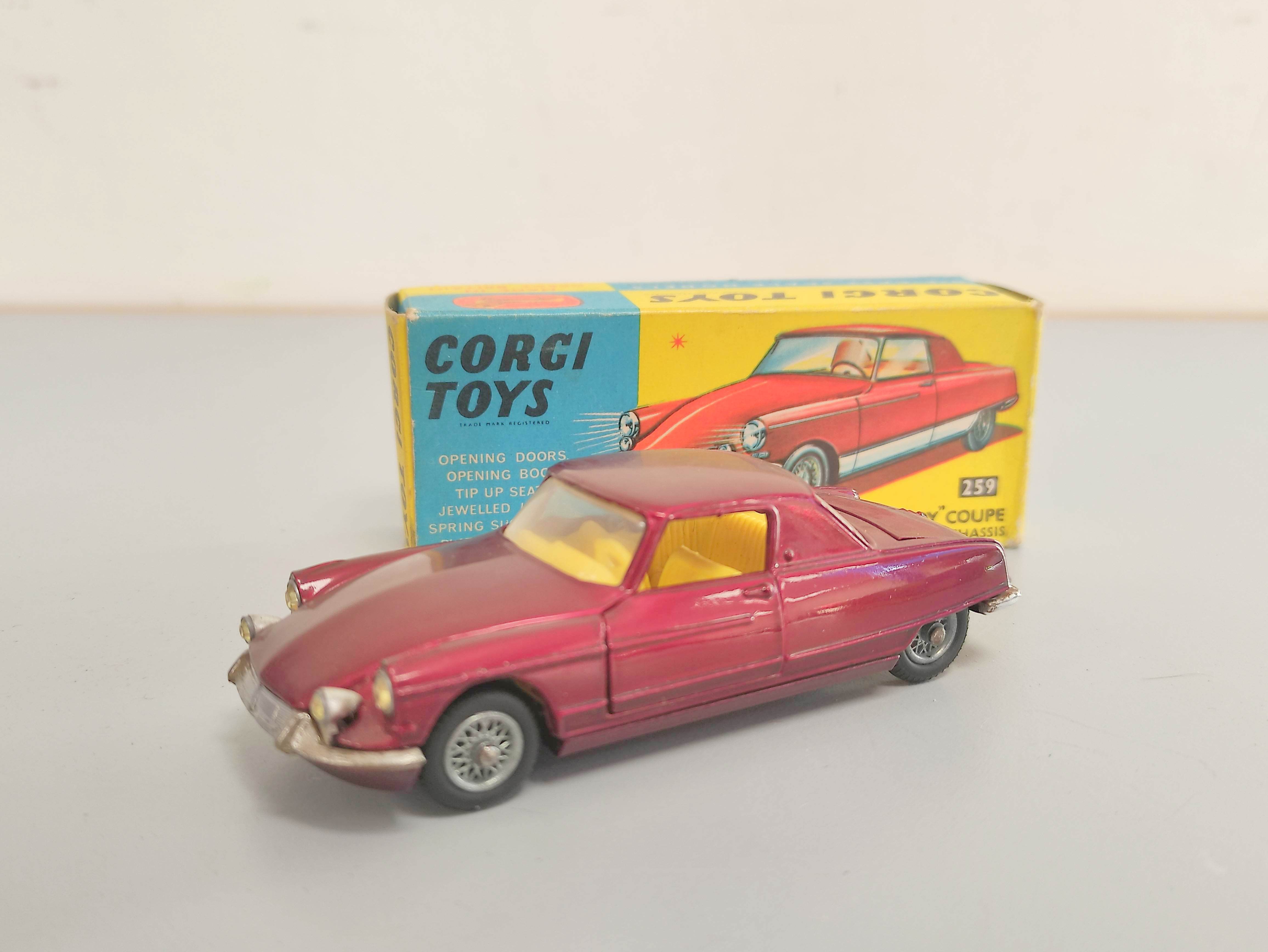 Corgi Toys- Two boxed model vehicles to include Bentley Continental Sports Saloon 224 & Le Dandy - Image 8 of 13