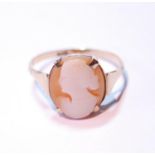9ct gold lady's cameo ring, 2.4g gross, size T.