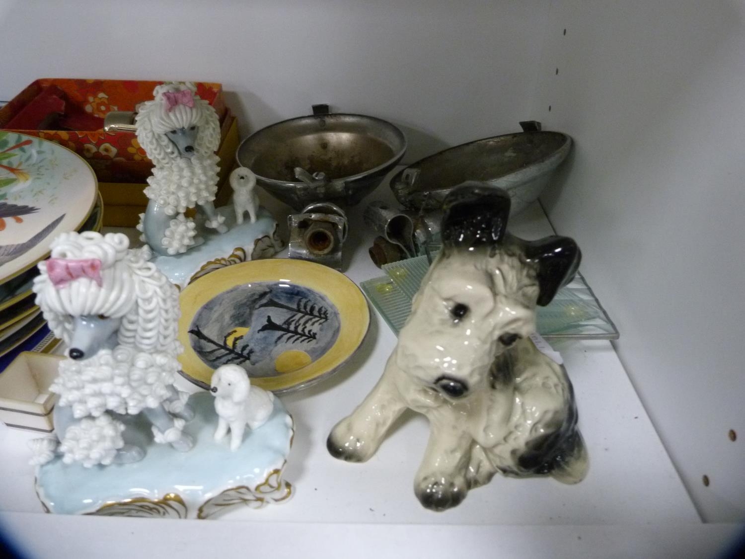 Assorted collector's plates, pair of Alton dog figure groups, designed by Hilarie Dawson, vintage - Image 2 of 6