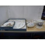 Minton, Coalport and Wedgwood porcelain pin dishes, tankard, boxed Wedgwood pin dish, cake plate
