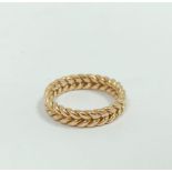 Gold double twist band ring of deceptive appearance, probably 18ct. 7g. size 'T'