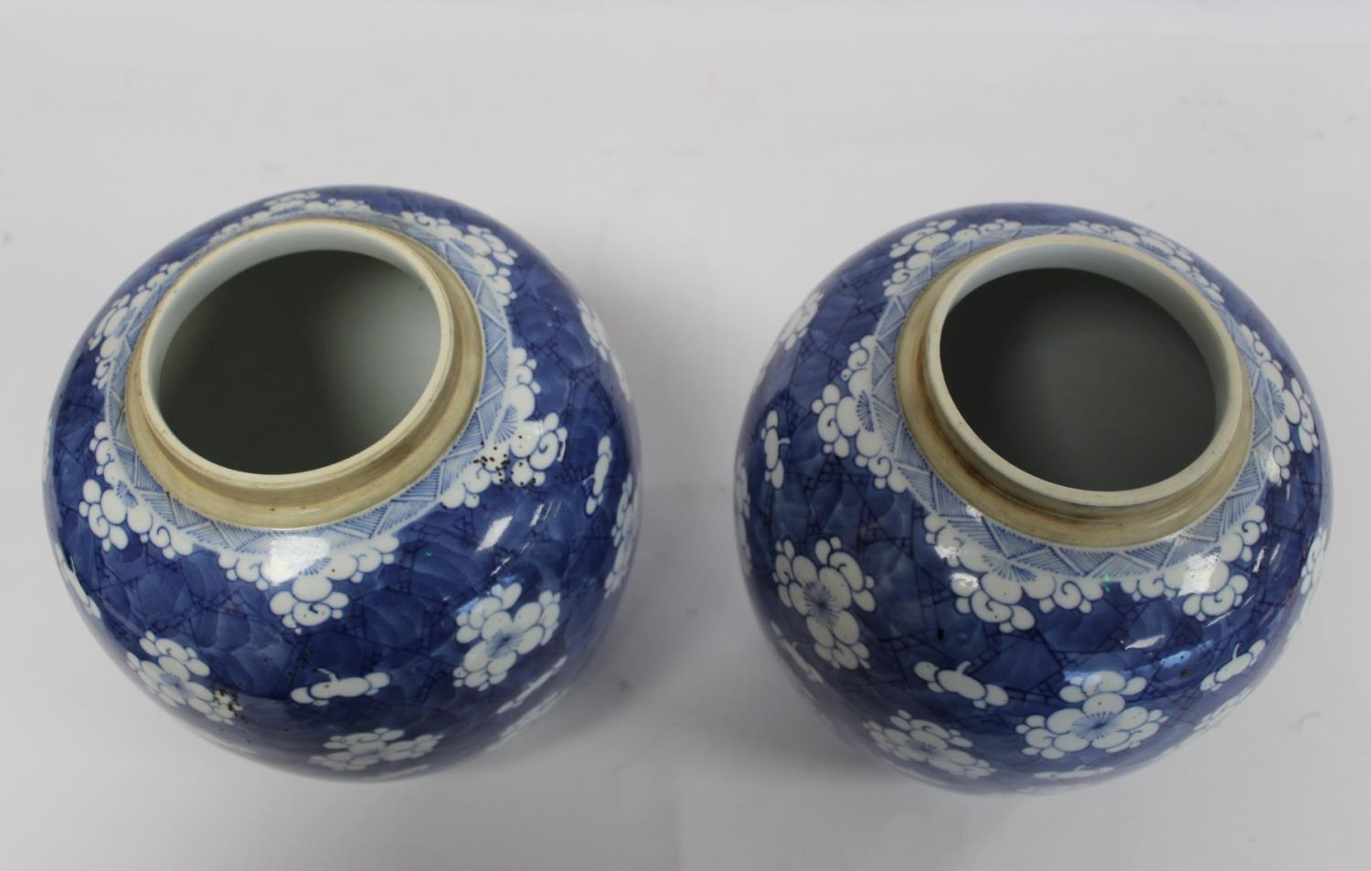 Pair of 19th century Chinese porcelain covered ginger jars of ovoid form with underglaze blue - Image 6 of 28