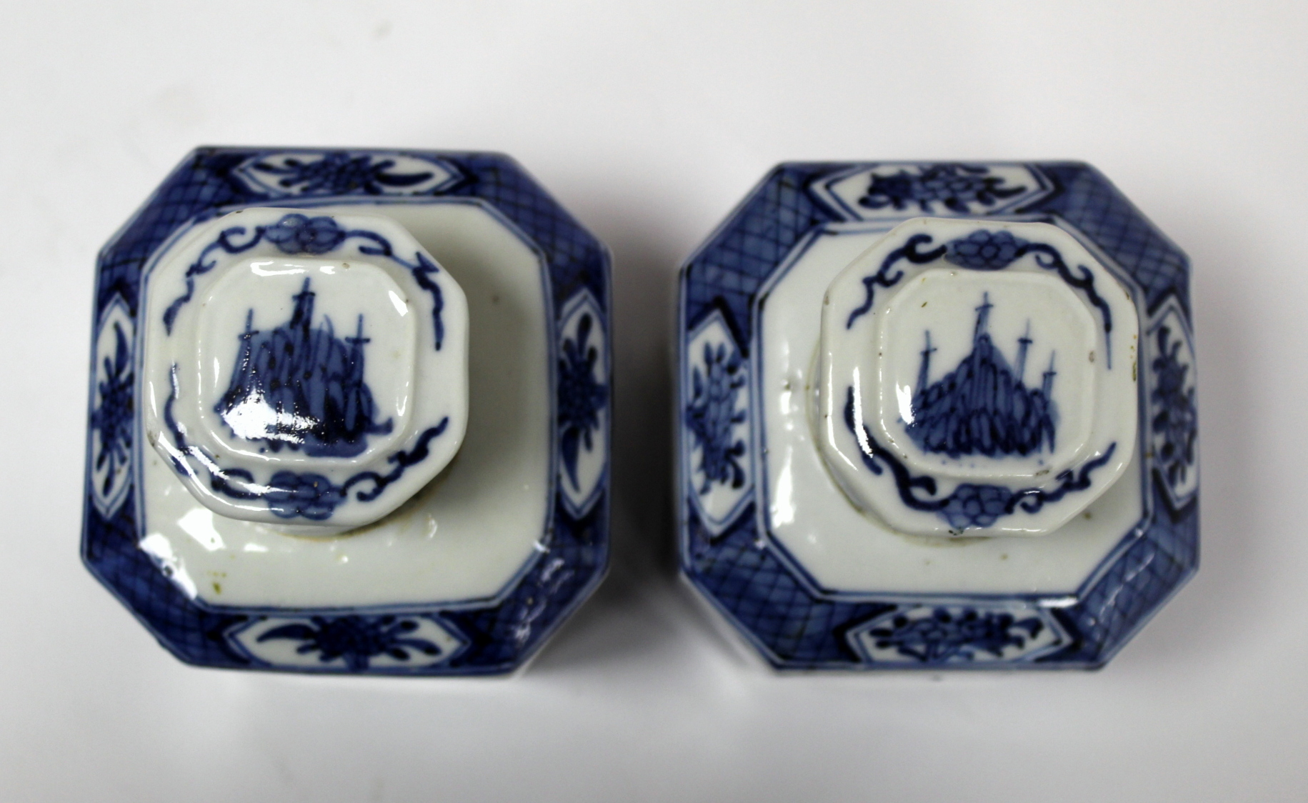 Pair of 18th century Chinese blue and white tea caddies of chamfered square form, the continuous - Image 5 of 20