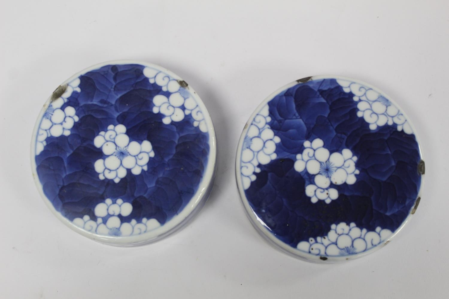 Pair of 19th century Chinese porcelain covered ginger jars of ovoid form with underglaze blue - Image 11 of 28