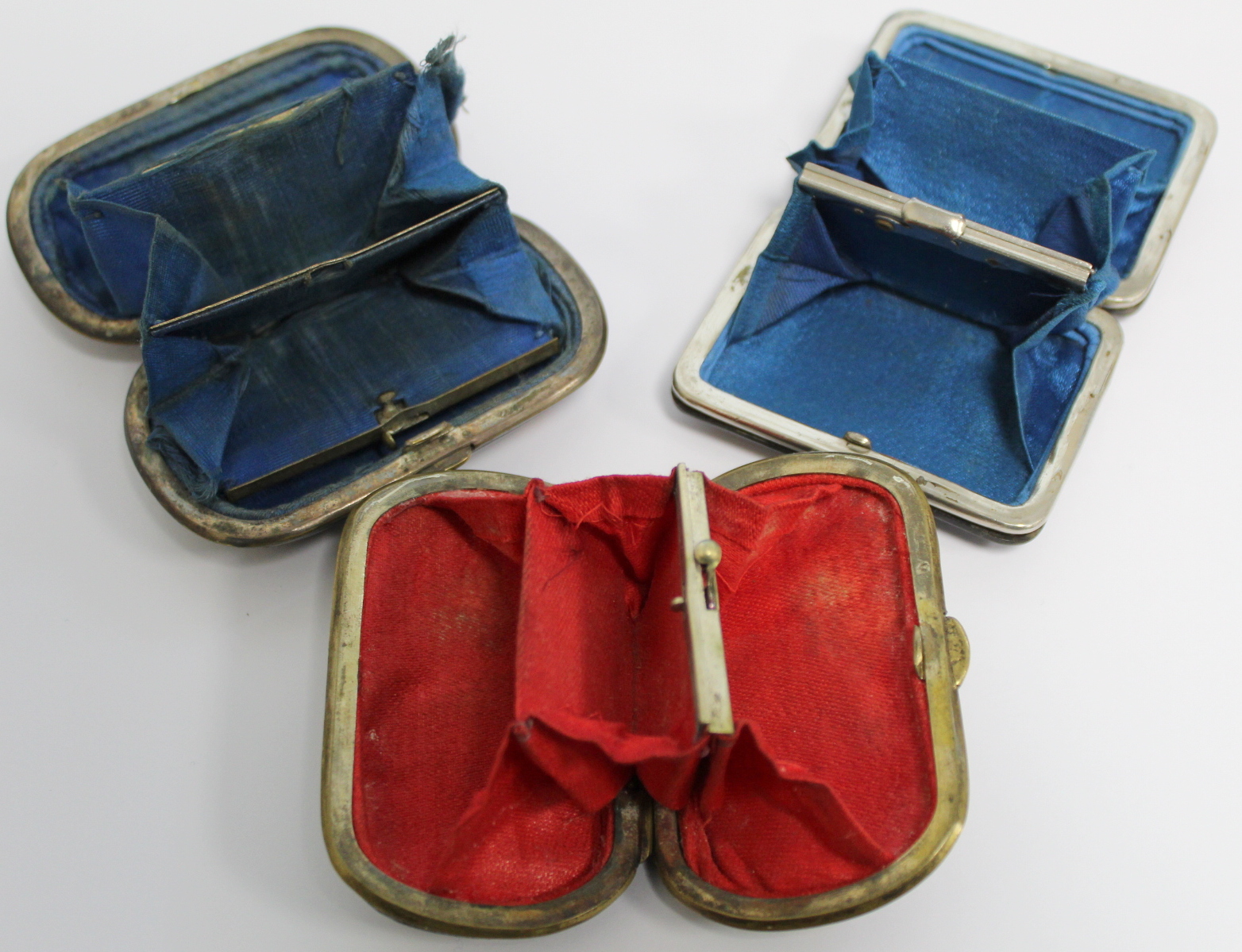 Three 19th century tortoiseshell coin purses with white metal inlay, one inscribed "Present from - Bild 2 aus 4